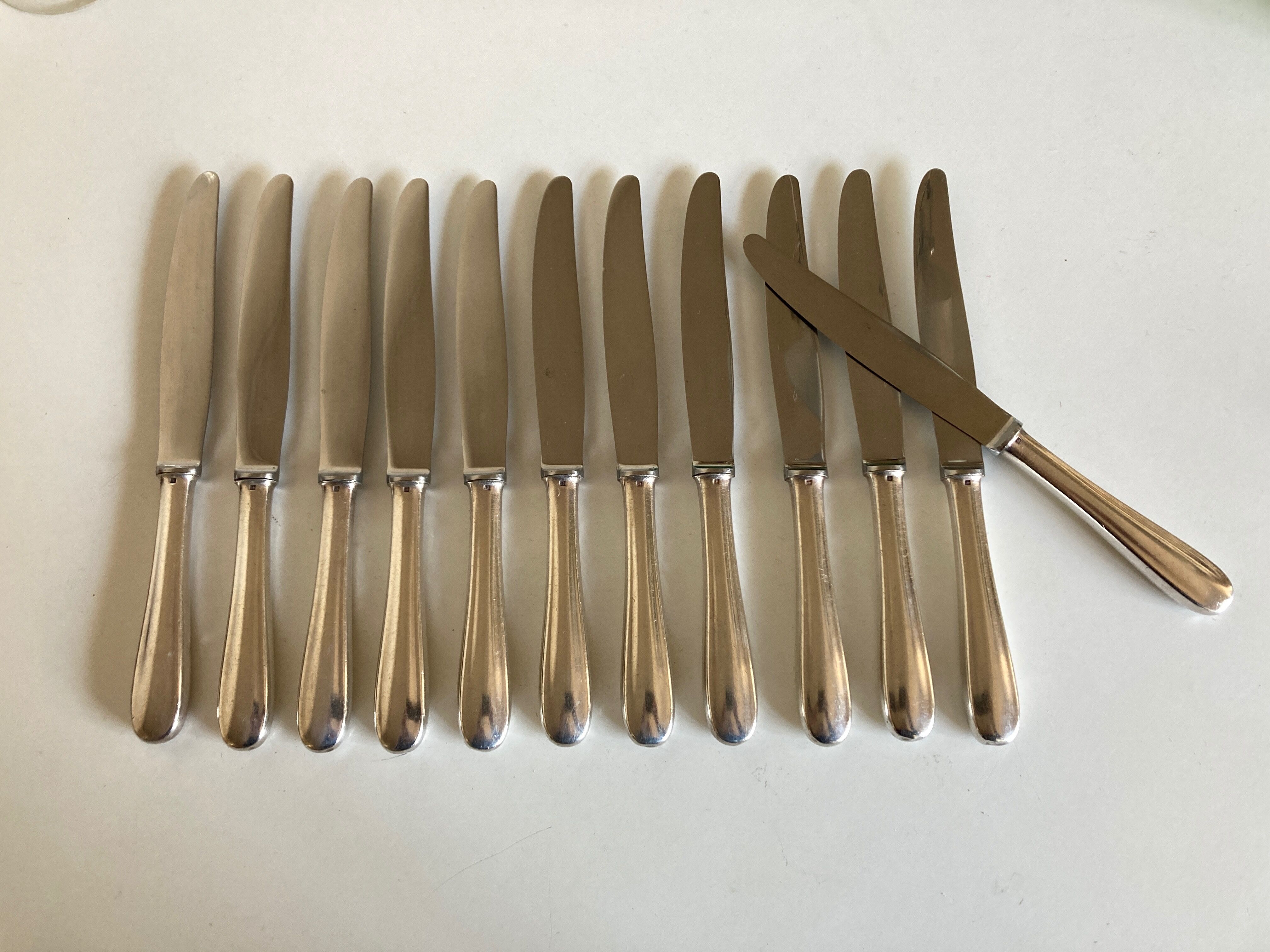 Set de 12 couteaux Christofle Dax métal argenté 1950
