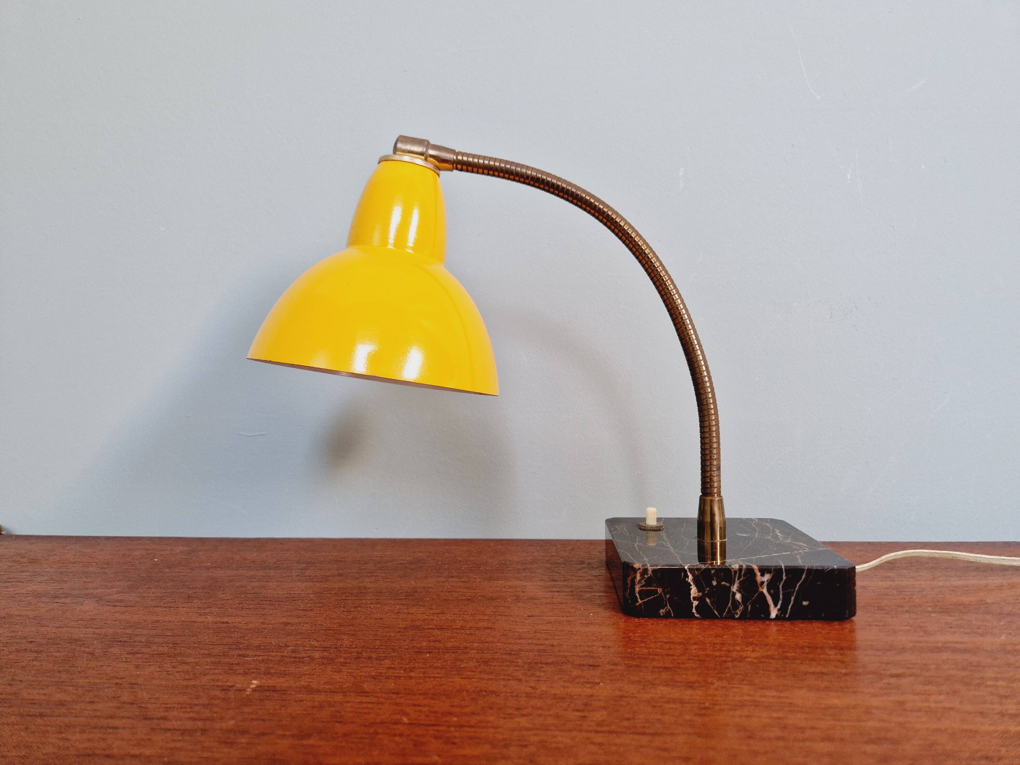 Casserole lamp in yellow lacquered metal and black marble, 1950s