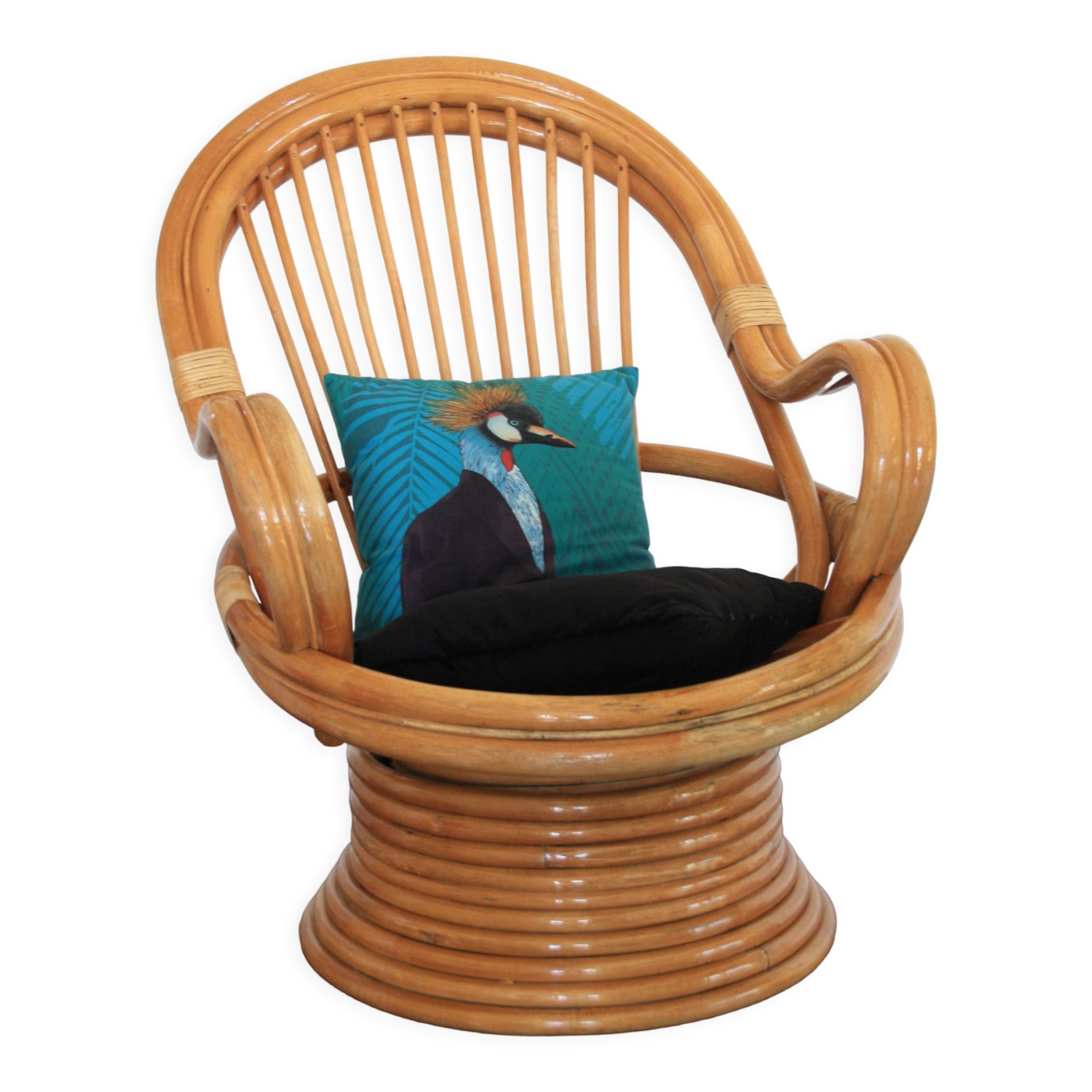 Swivel rattan chair