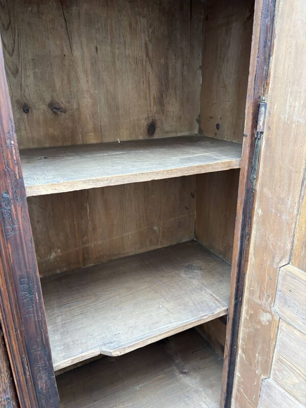 French Armoire alsacienne rustique du XVIIe siècle, époque Louis XIV 1680/1