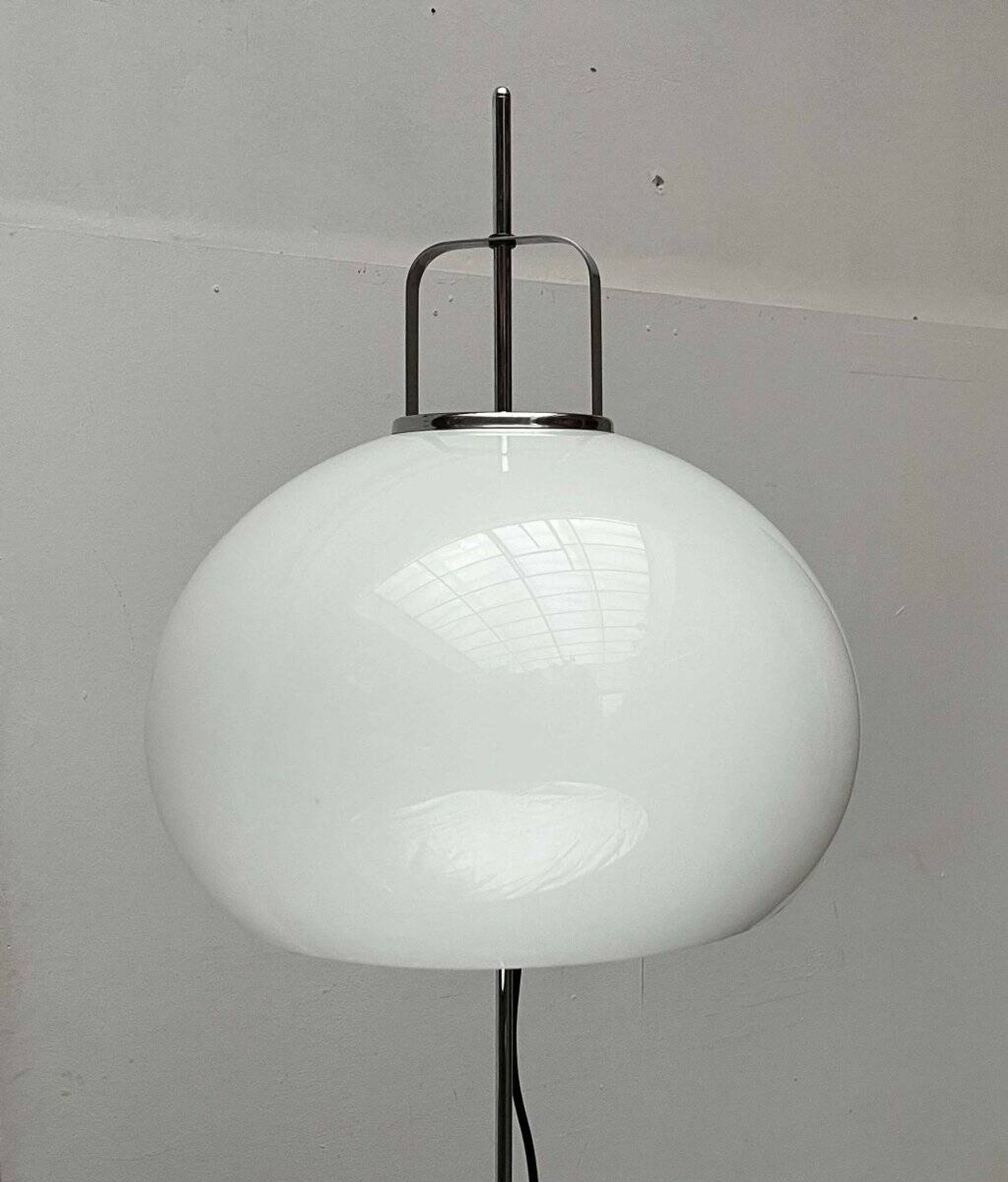 Lucerna floor lamp, Space Age model, modern Italian mid-century by Guzzini for iGuzzini, 1960s.