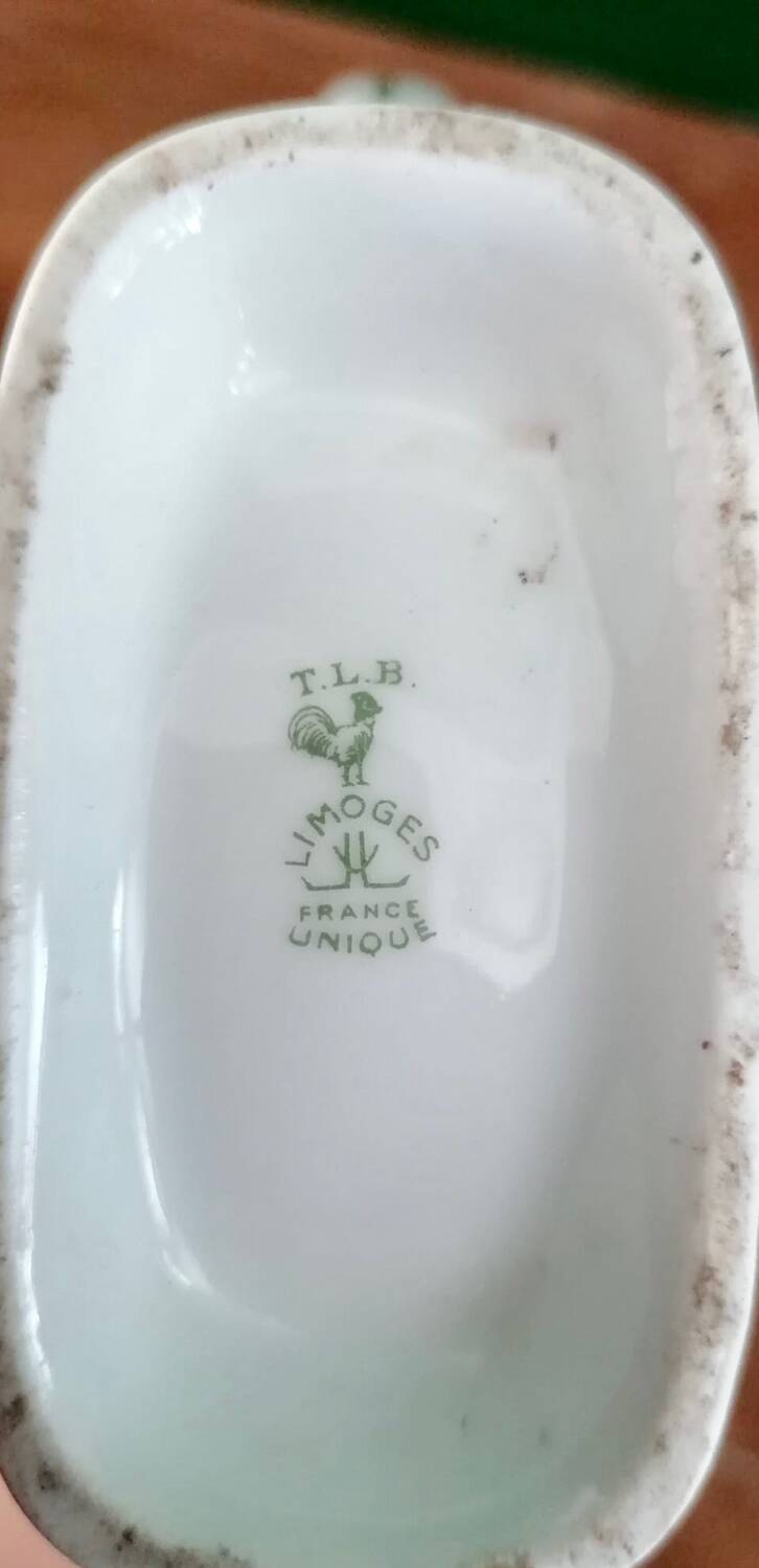 Teapot and sugar bowl