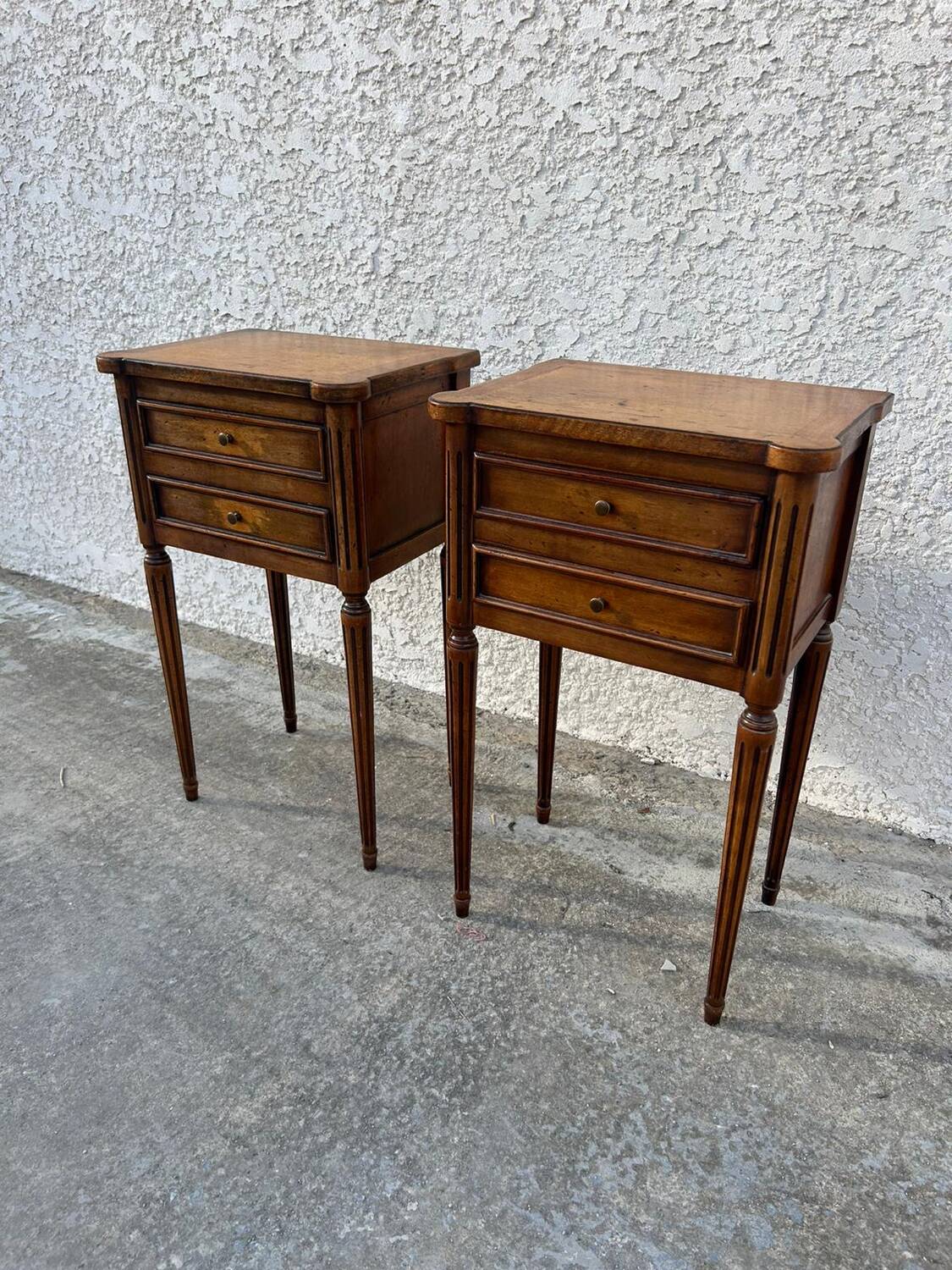 Paire de chevets style Louis XVI