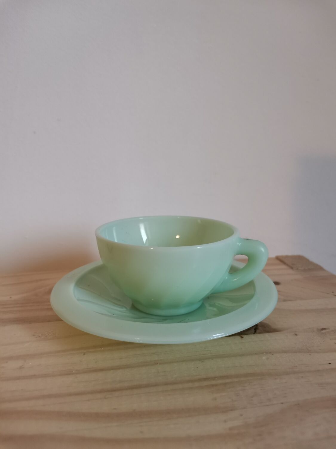 Cup and under cup coffee vintage opaline pastel green vintage dulcine