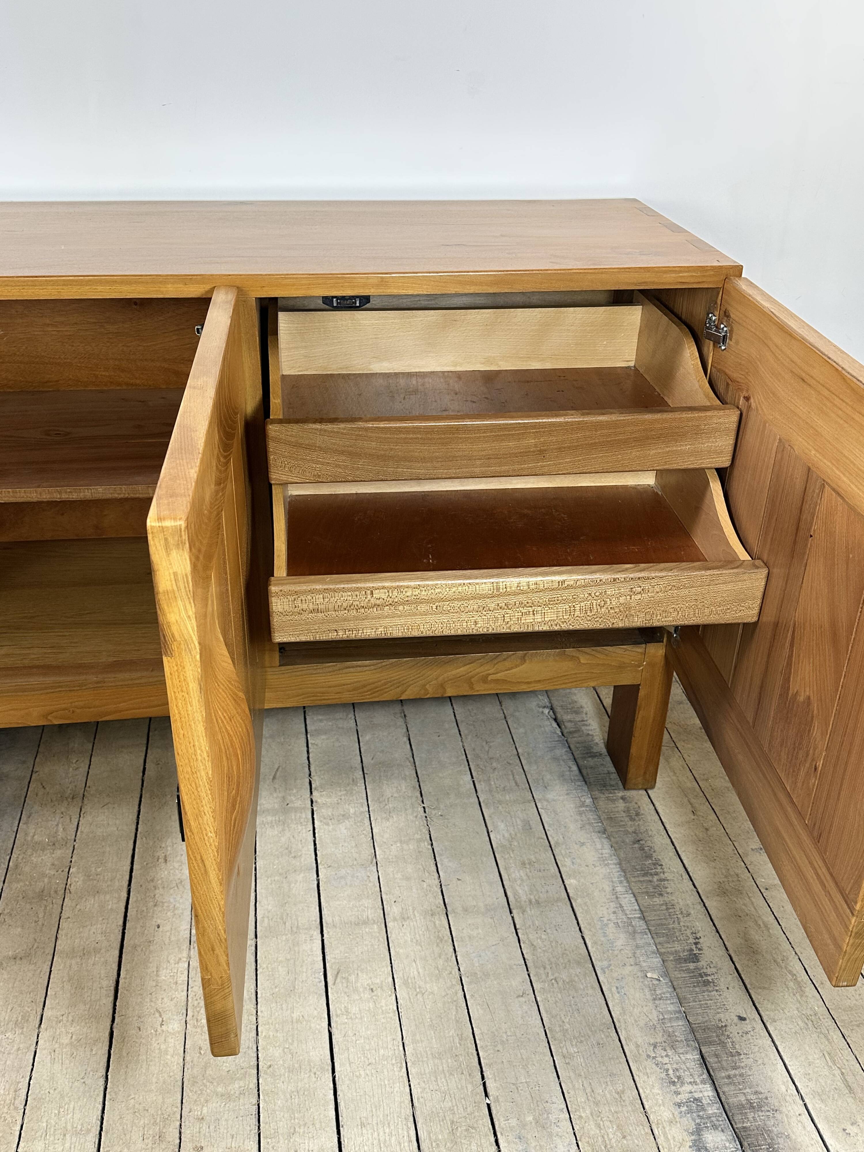 Massive oiled elm enfilade maison regain 1970