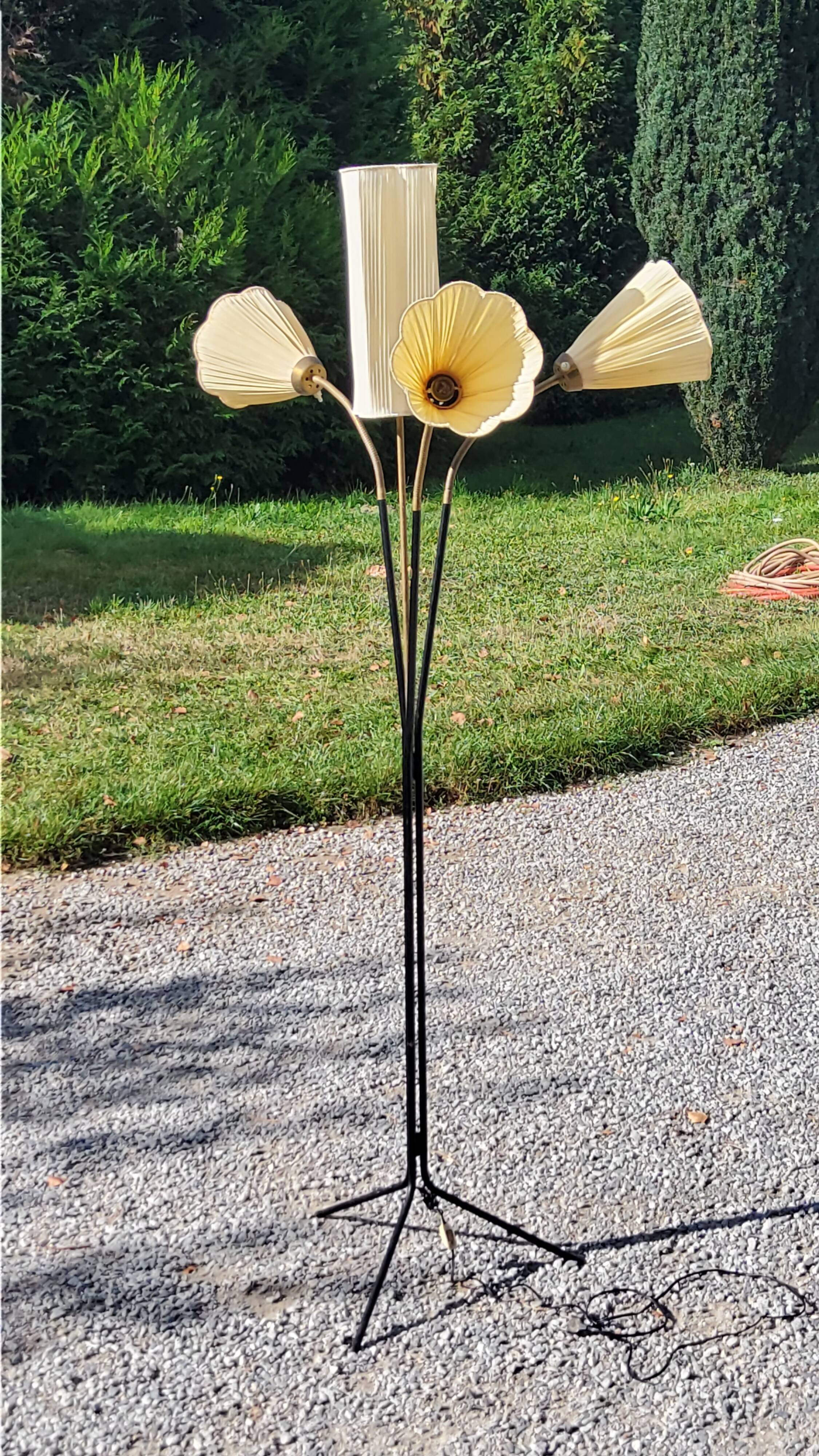 Vintage floor lamp from the 50s in metal and brass 4 flexible lights with tripod base