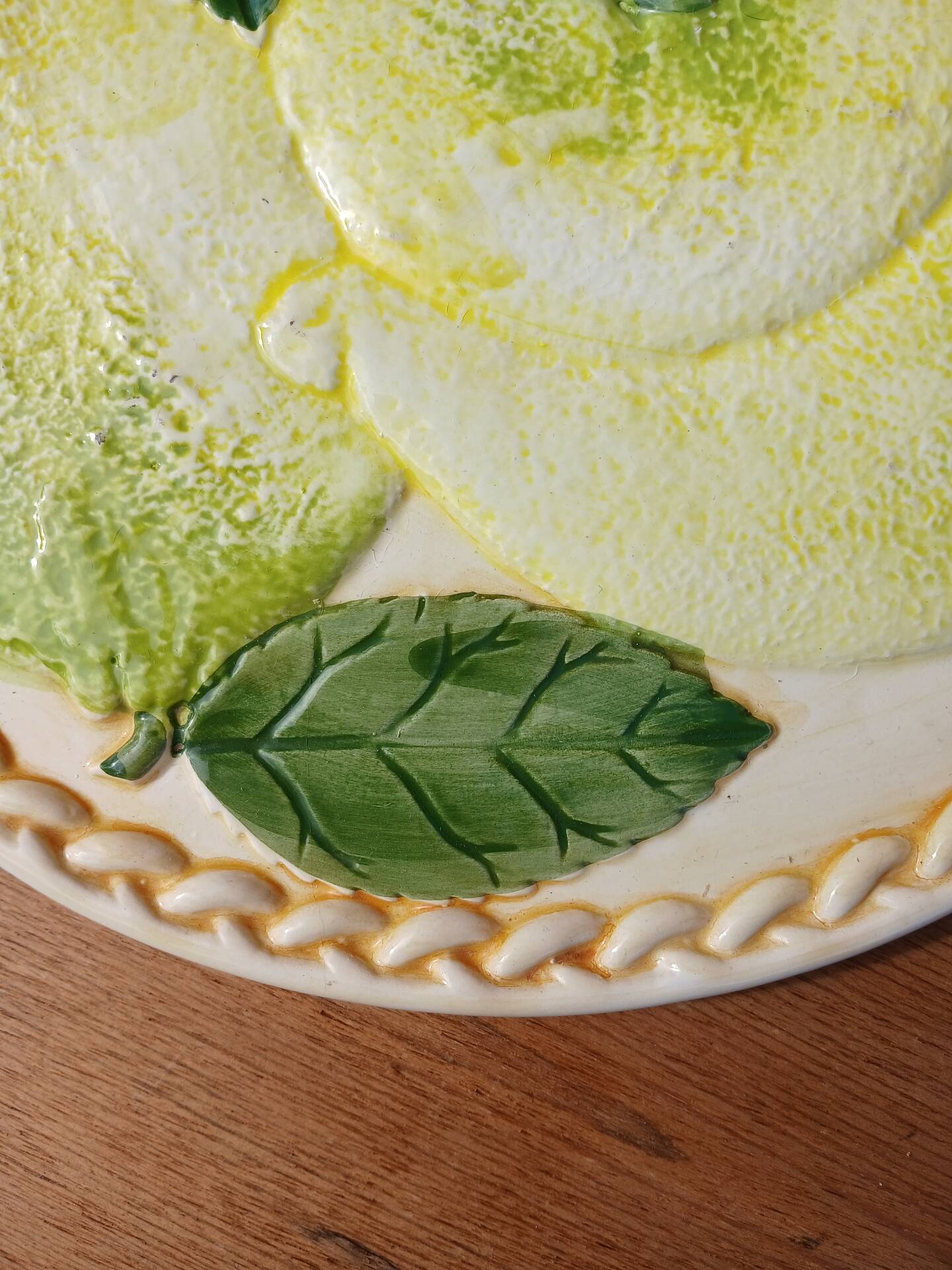 2 plats à tarte en barbotine