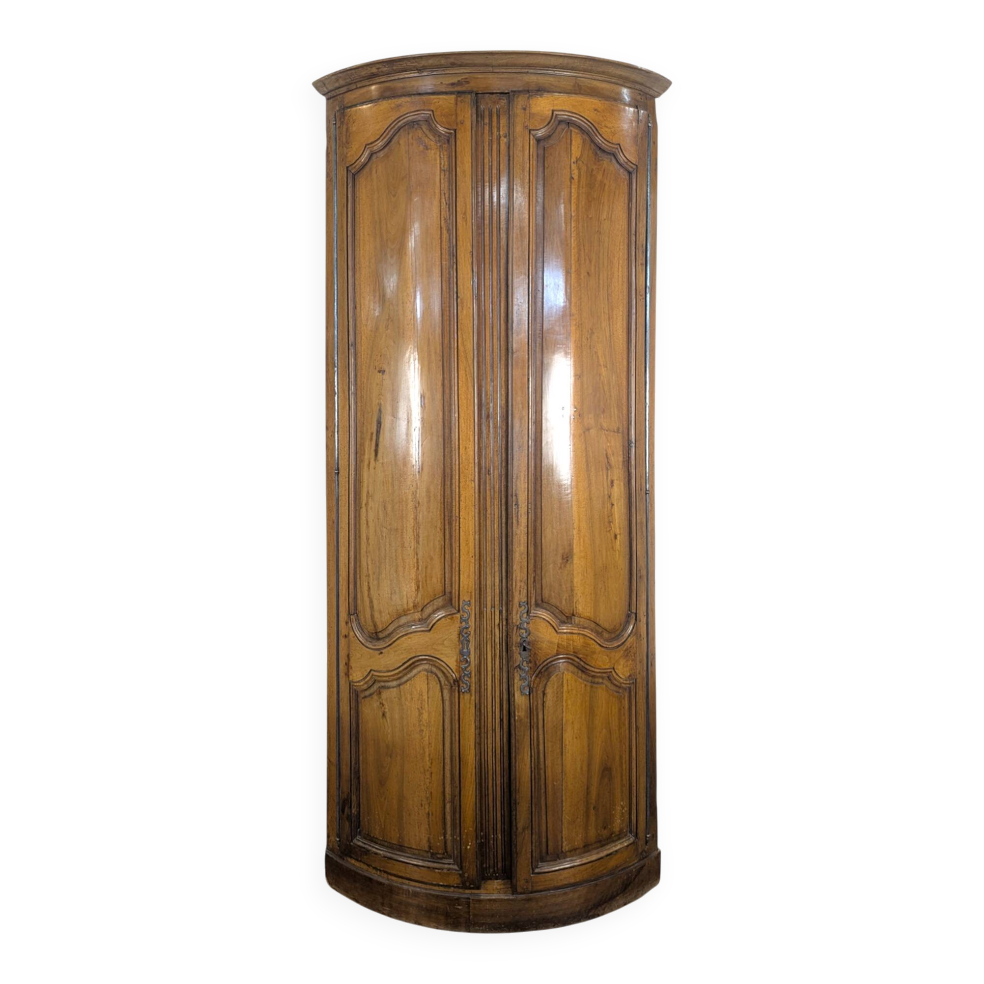 Encoignure en noyer fin XVIII ème