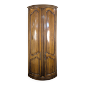 Corner cabinet in fine walnut, late 18th century.