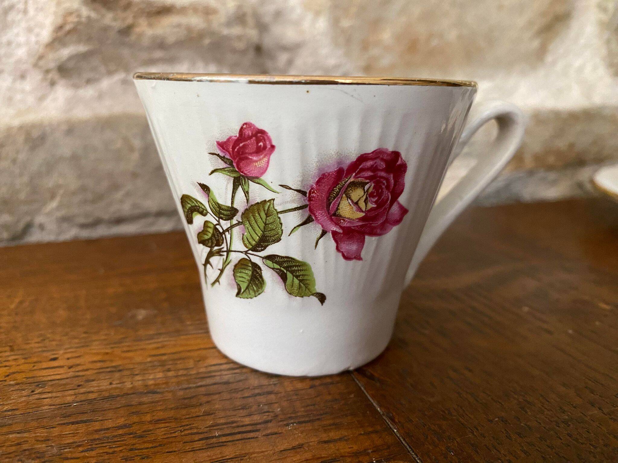 2 cups and saucers decorations pink and rosebud