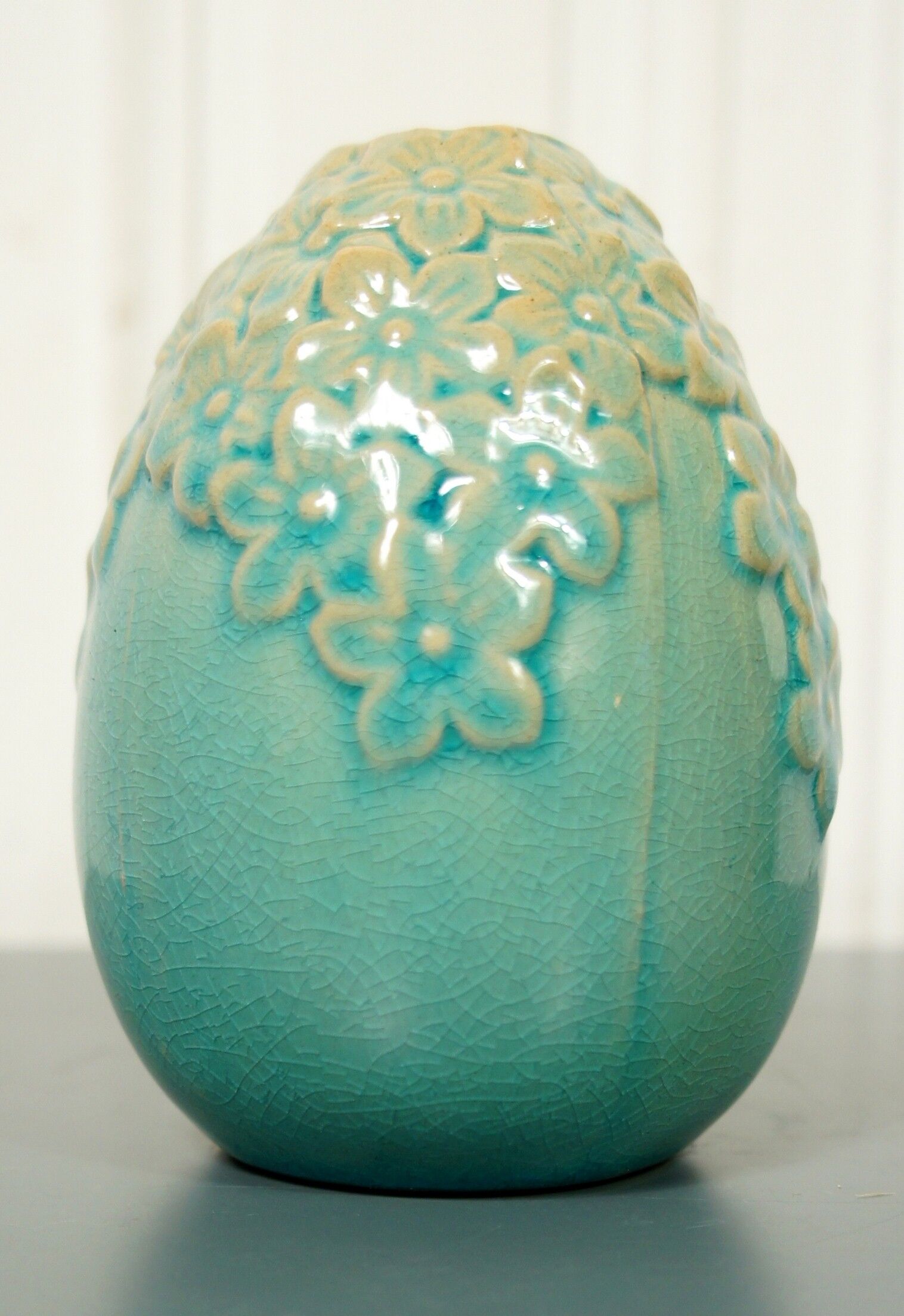 Cracked ceramic ovoid vase