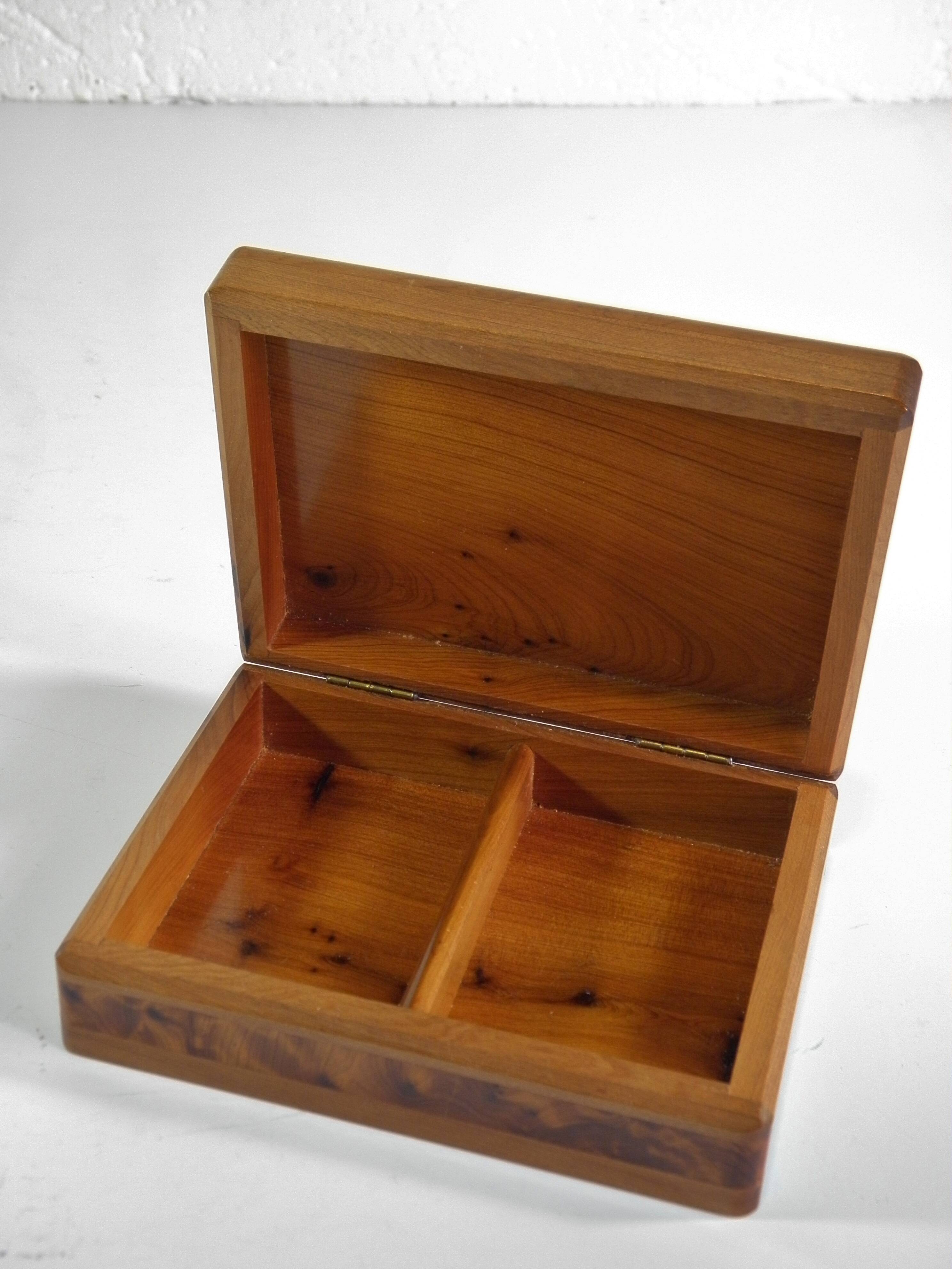 Thuya marquetry box 14 x 11 cm