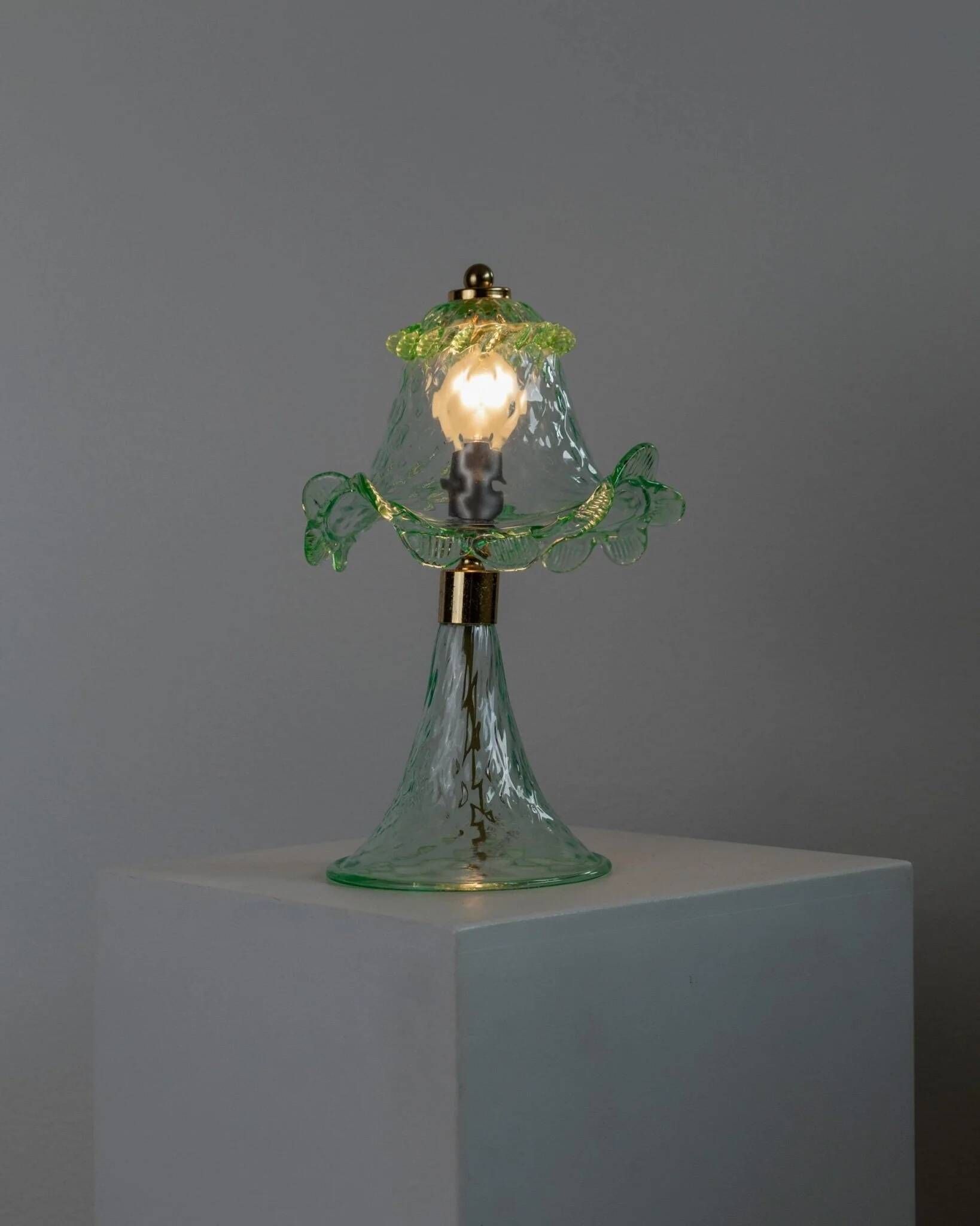 Vintage Murano glass table lamp – delicate green glass with a wavy shape – Italy 1980s – elegant decor, bedside lamp, gift idea