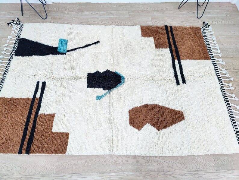 Handmade Berber rug in pure wool, size 150 x 250 cm