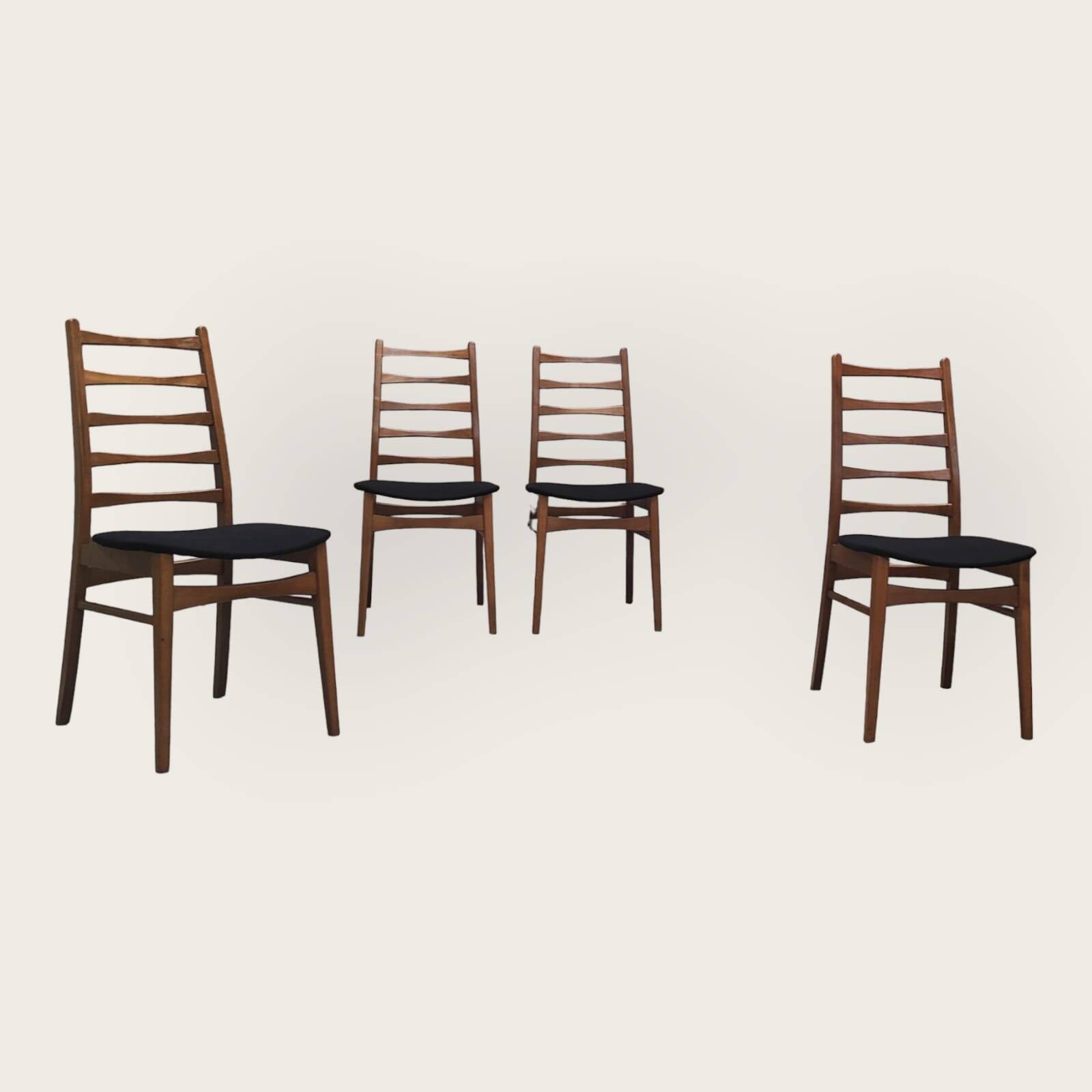 Vier Mid Century stoelen