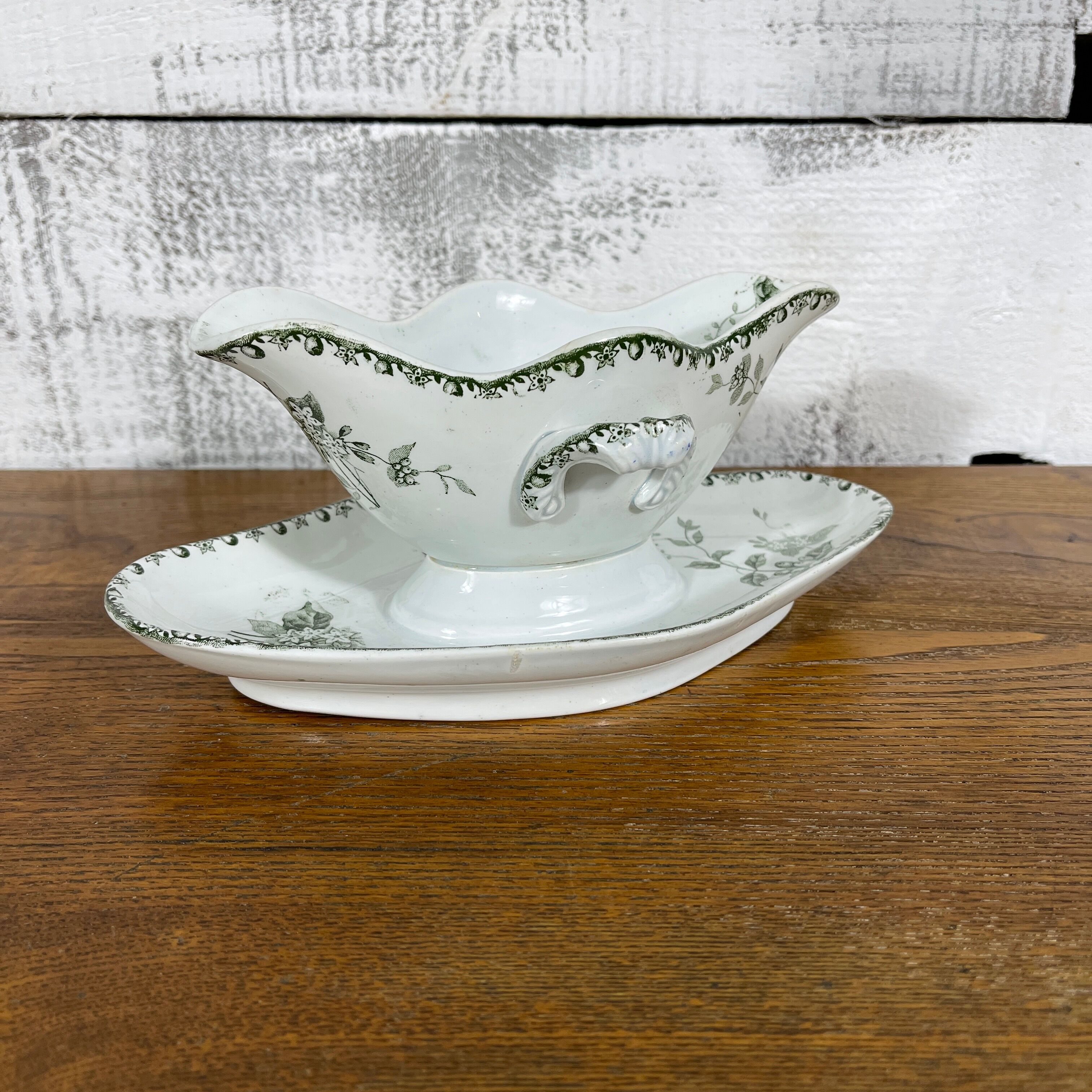 Saucière terre de fer 1900