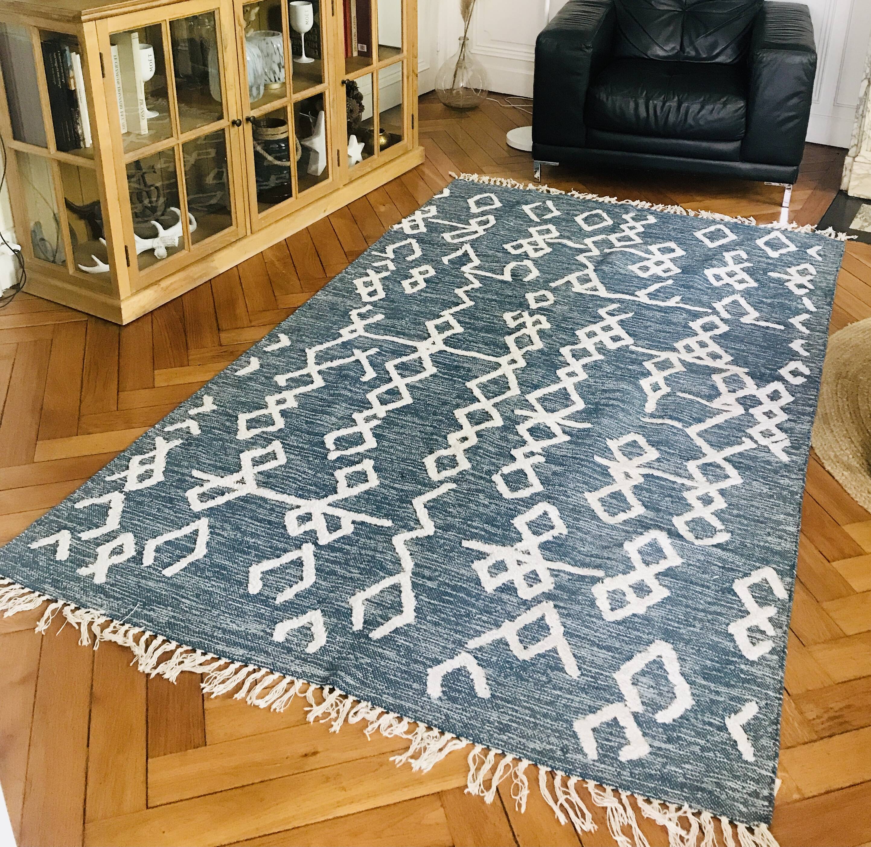 Soft cotton rug with Berber patterns