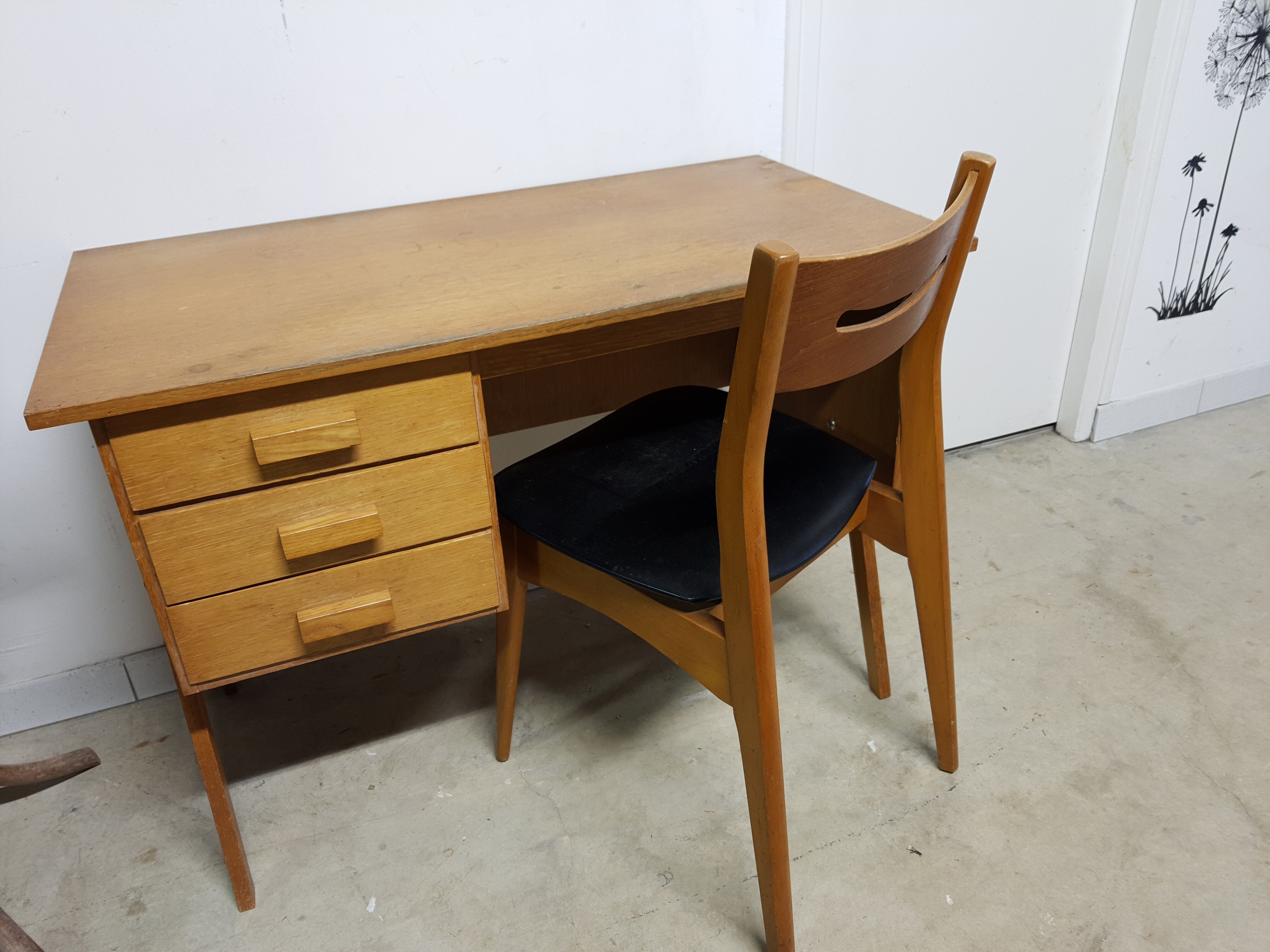 Vintage desk compass feet