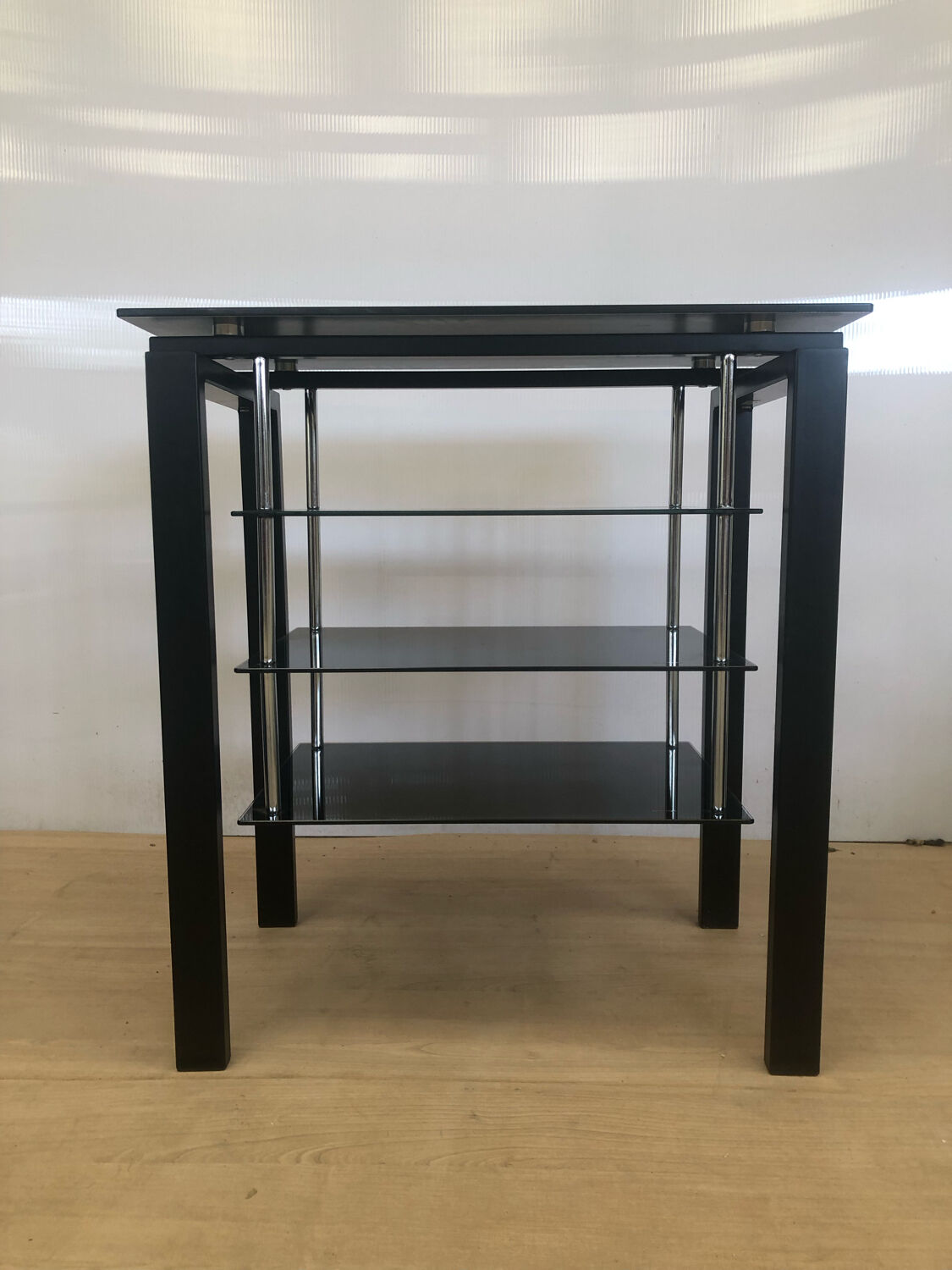 High black metal shelf with 3 tempered glass shelves