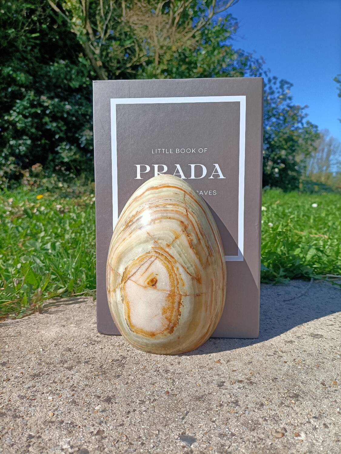 Retro marbled egg bookends 💐