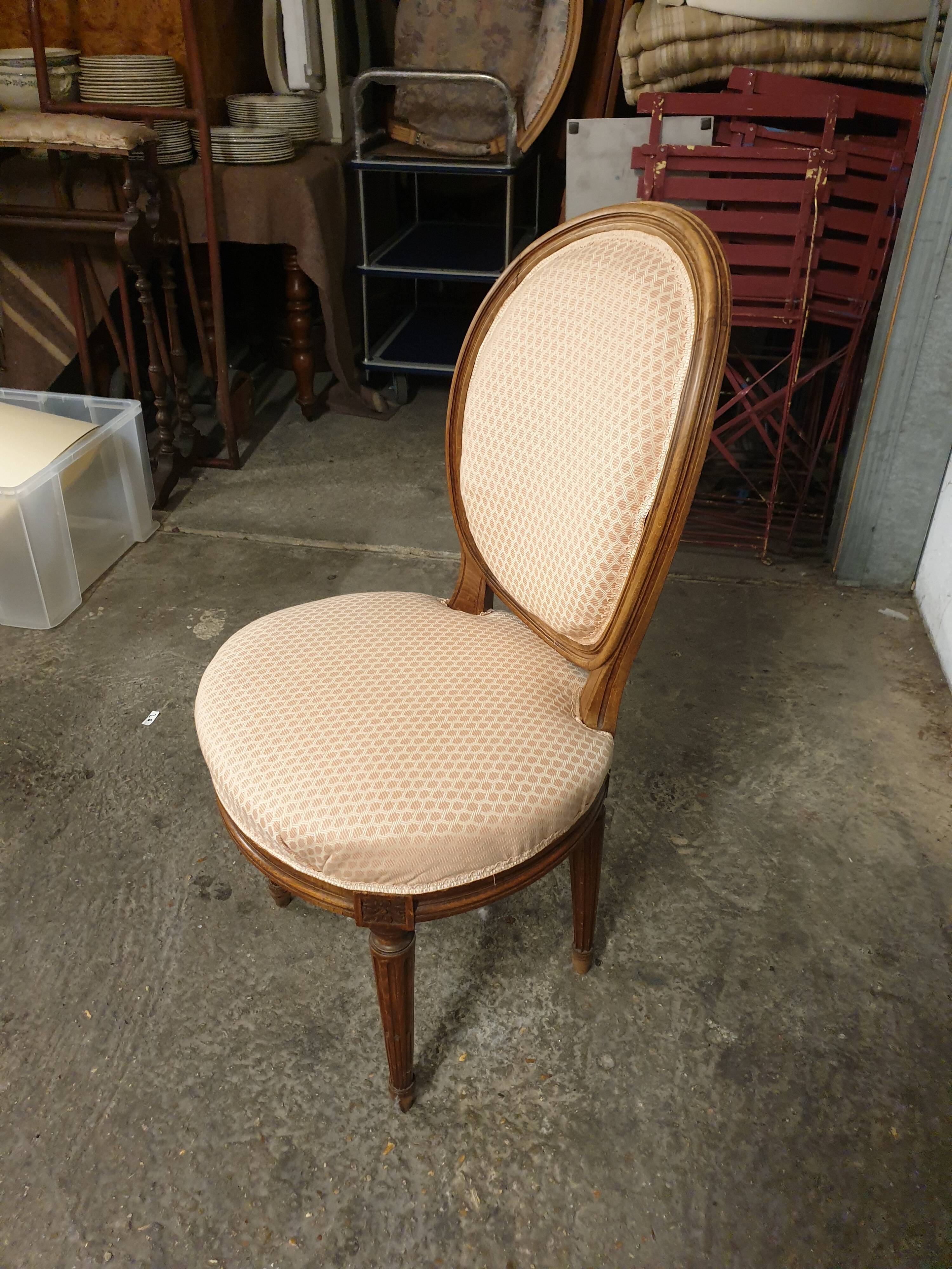 Medallion chair louis xvi