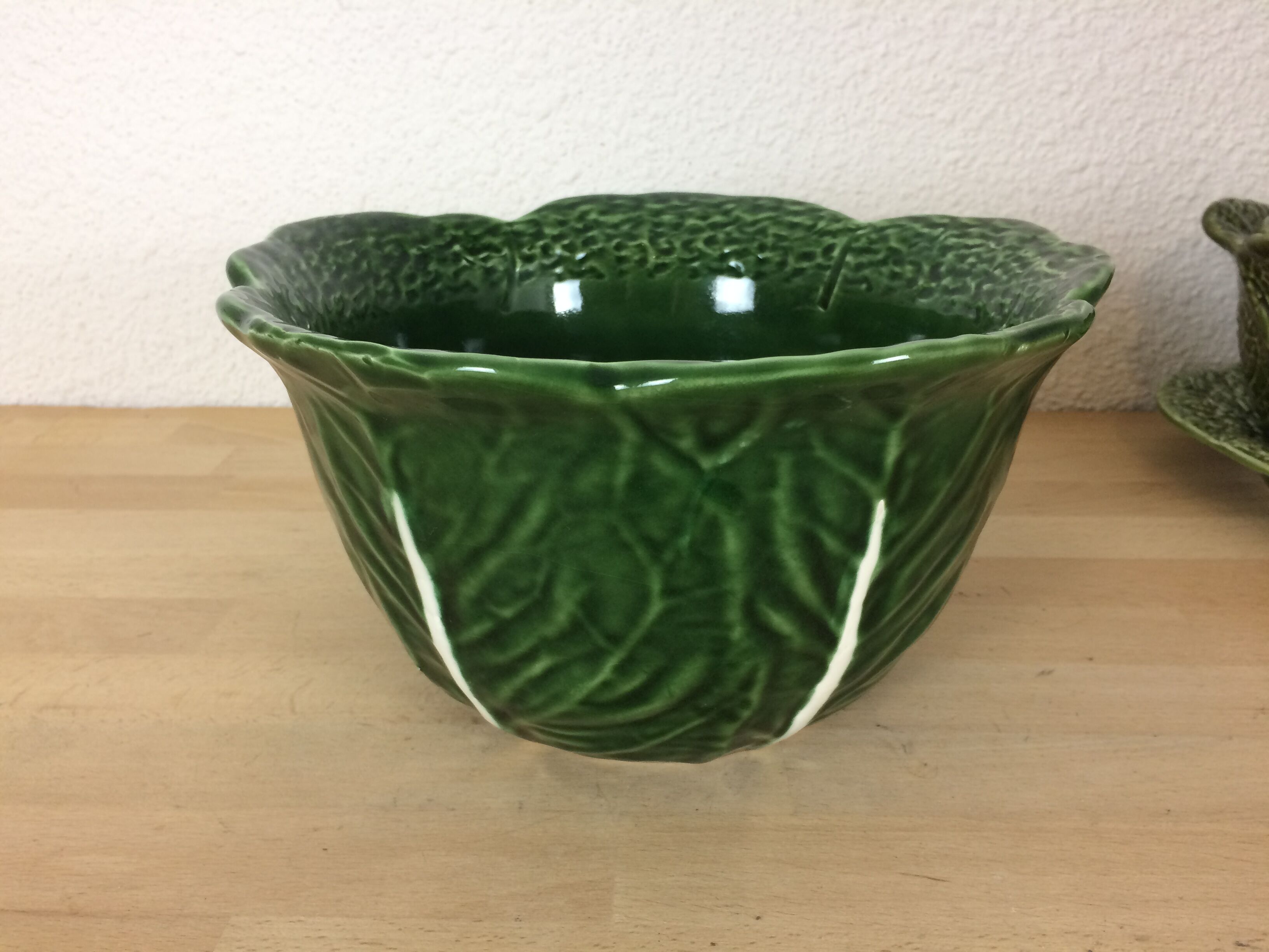 Service flat ceramic cabbages, salad bowl, soup maker