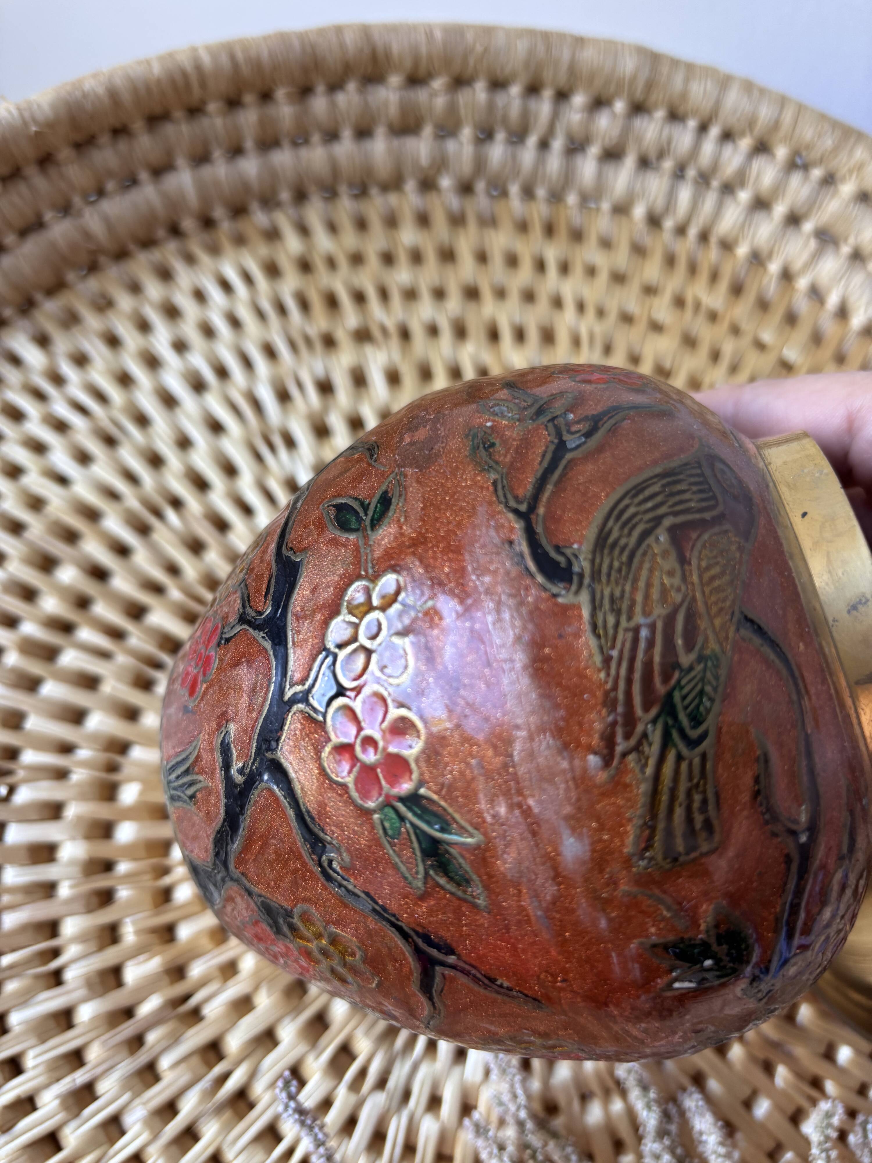Boîte à couvercle en laiton émaillé cloisonné -oiseaux et fleurs, Mad