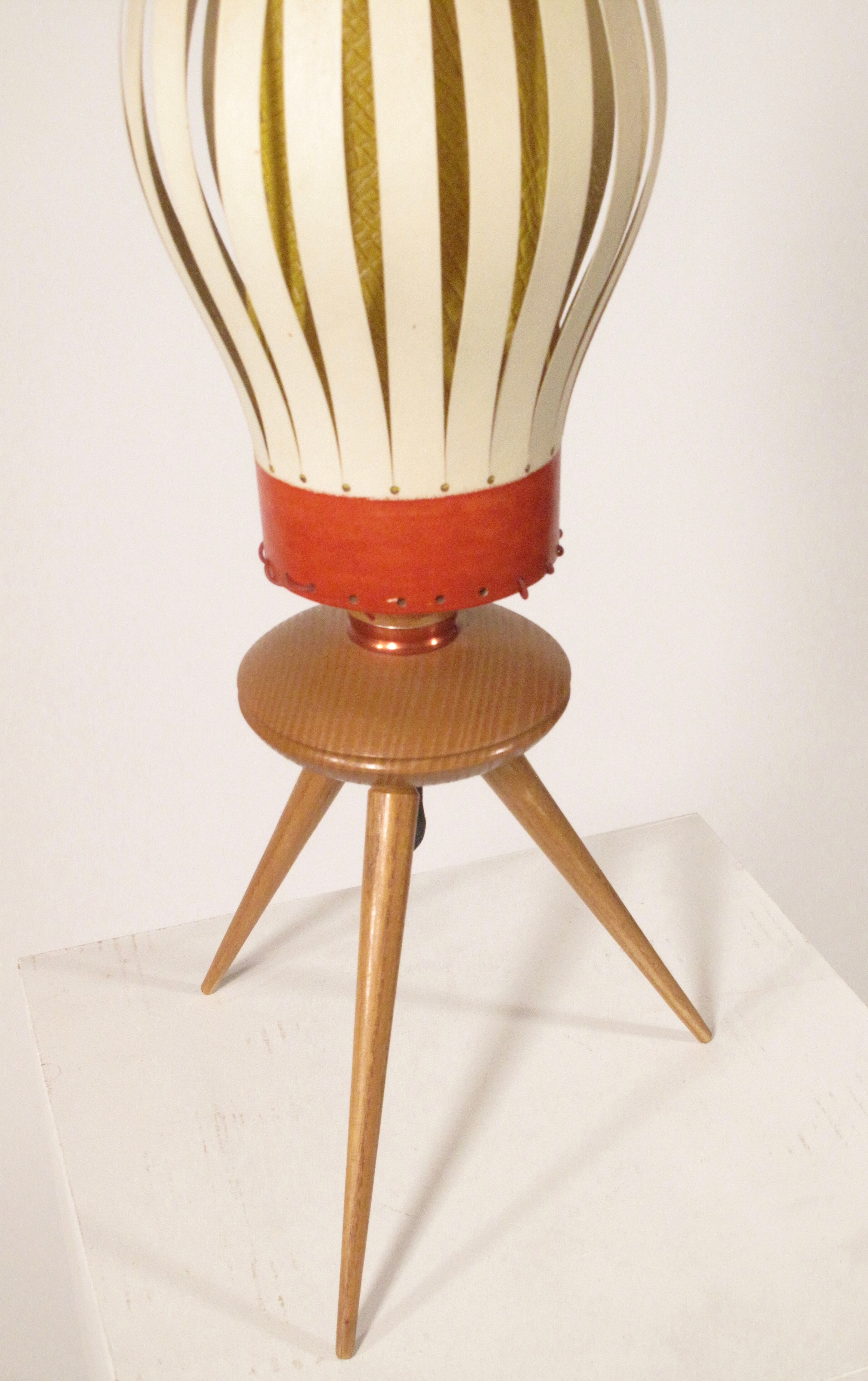 Lampe de table tripode, France 1950