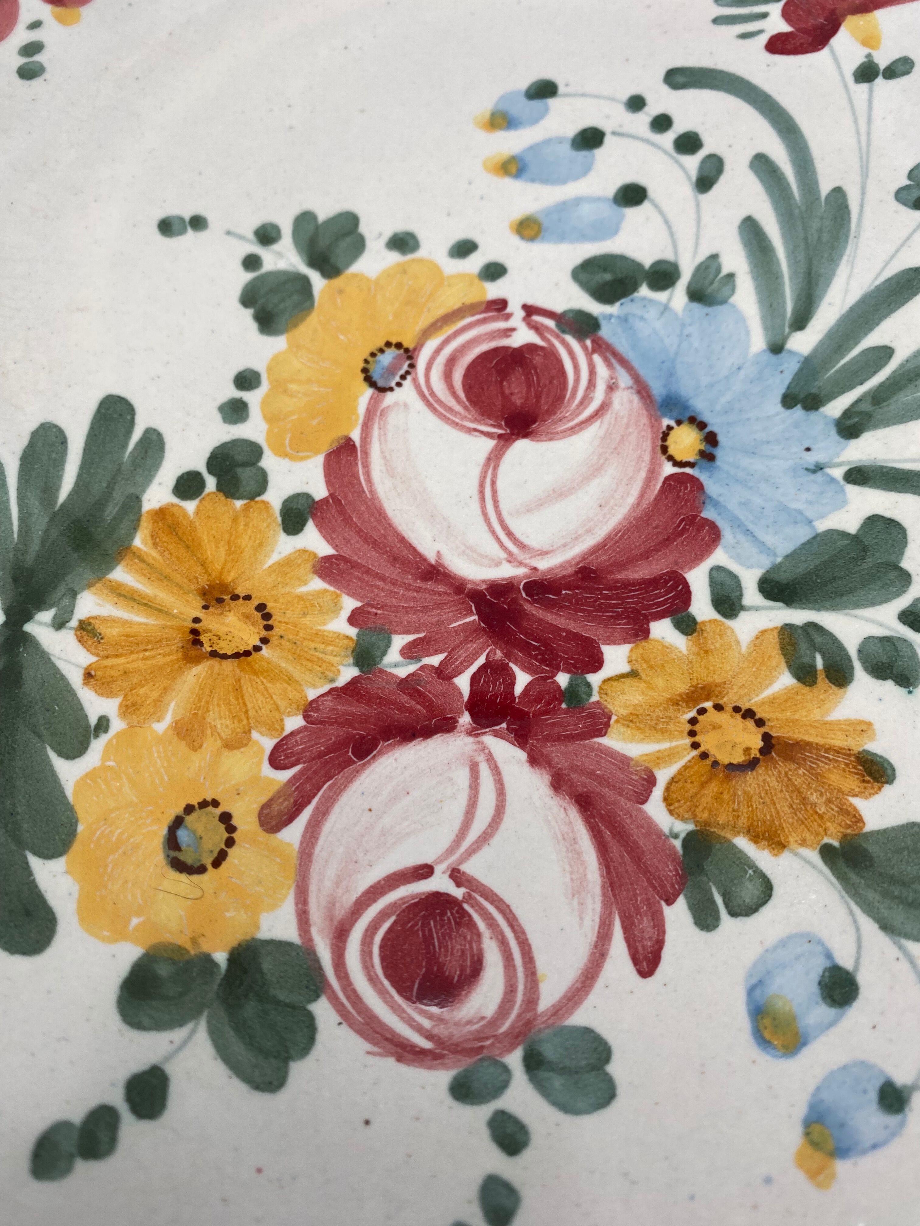 Round dish shape daisy Pattern Floral pattern in Italian ceramic – MMF17