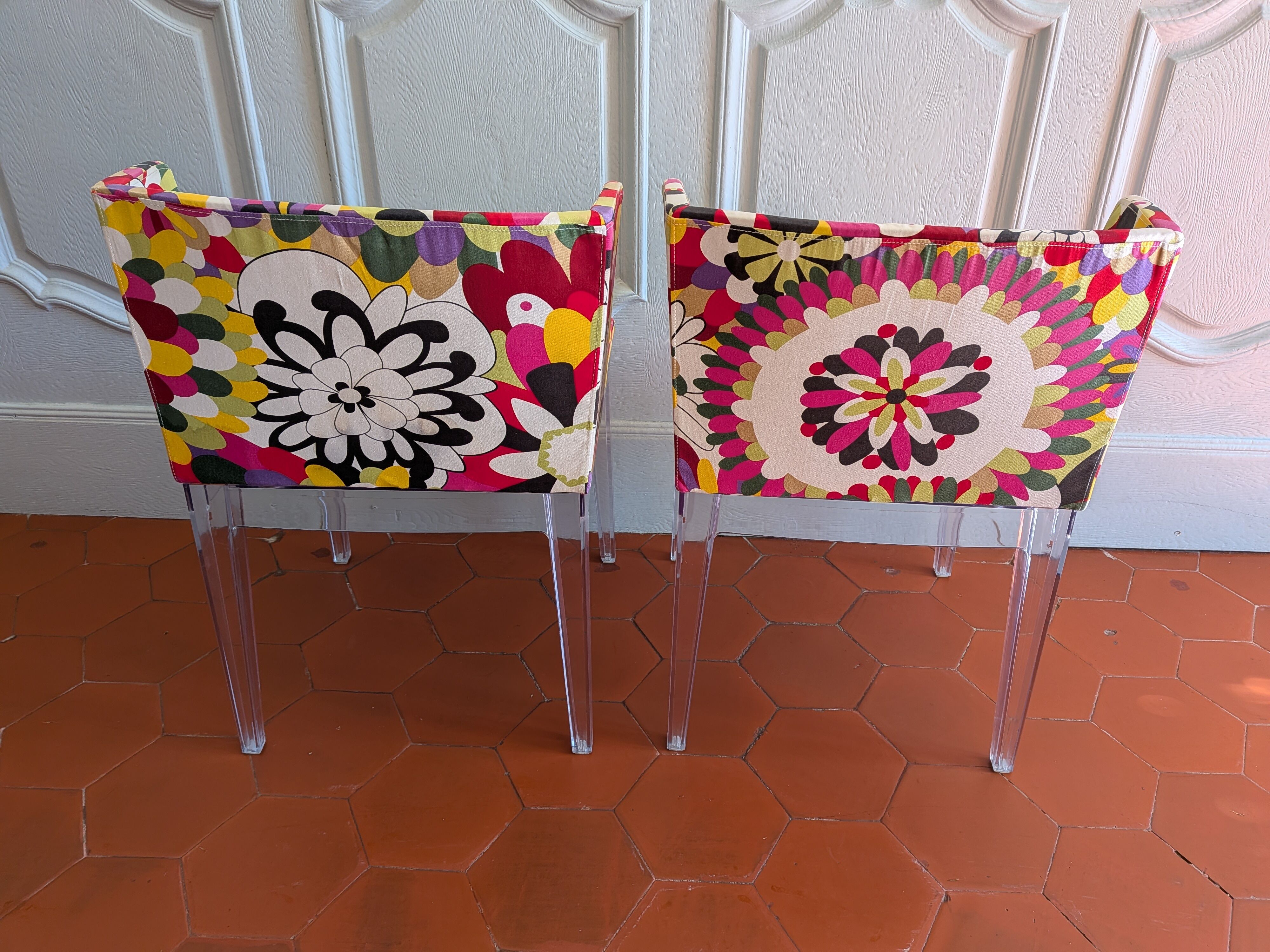 Paire de fauteuils design style Murakami