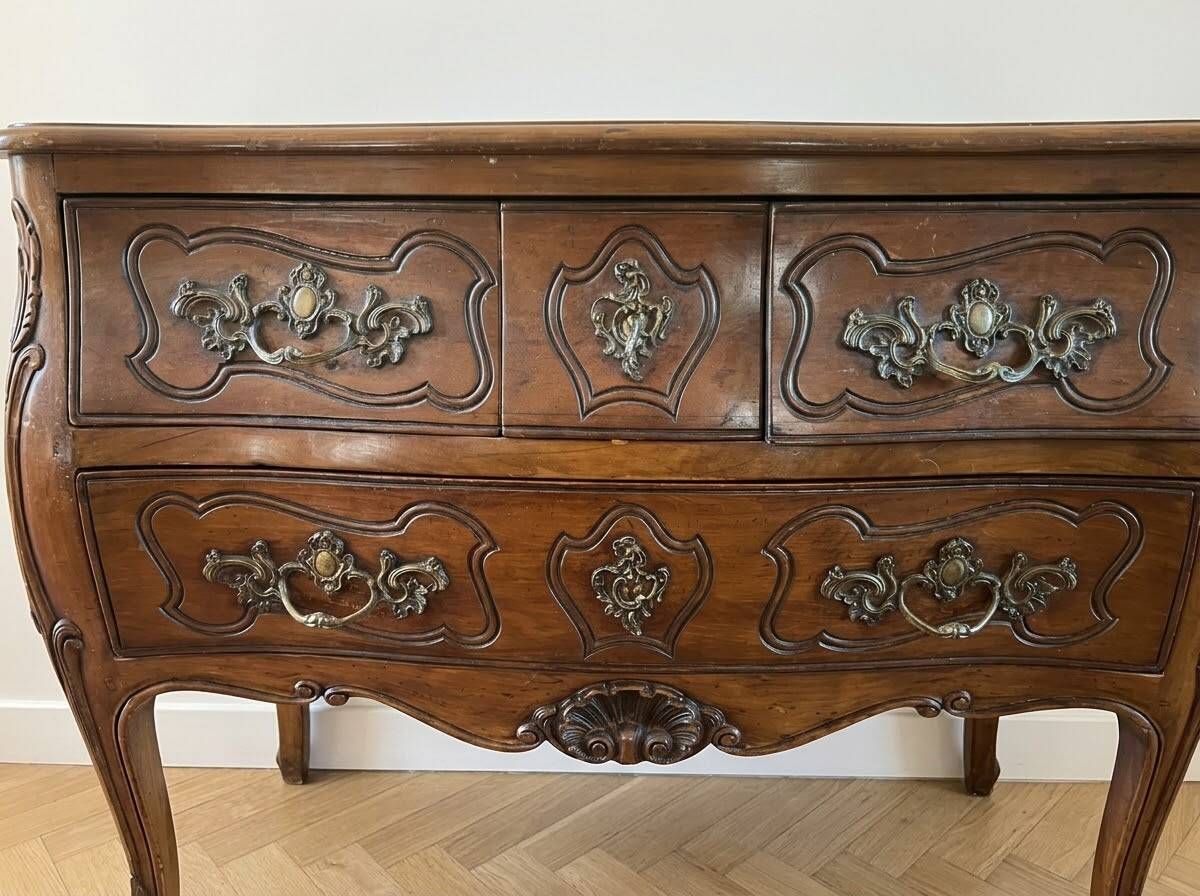 Louis XV style commode in carved wood