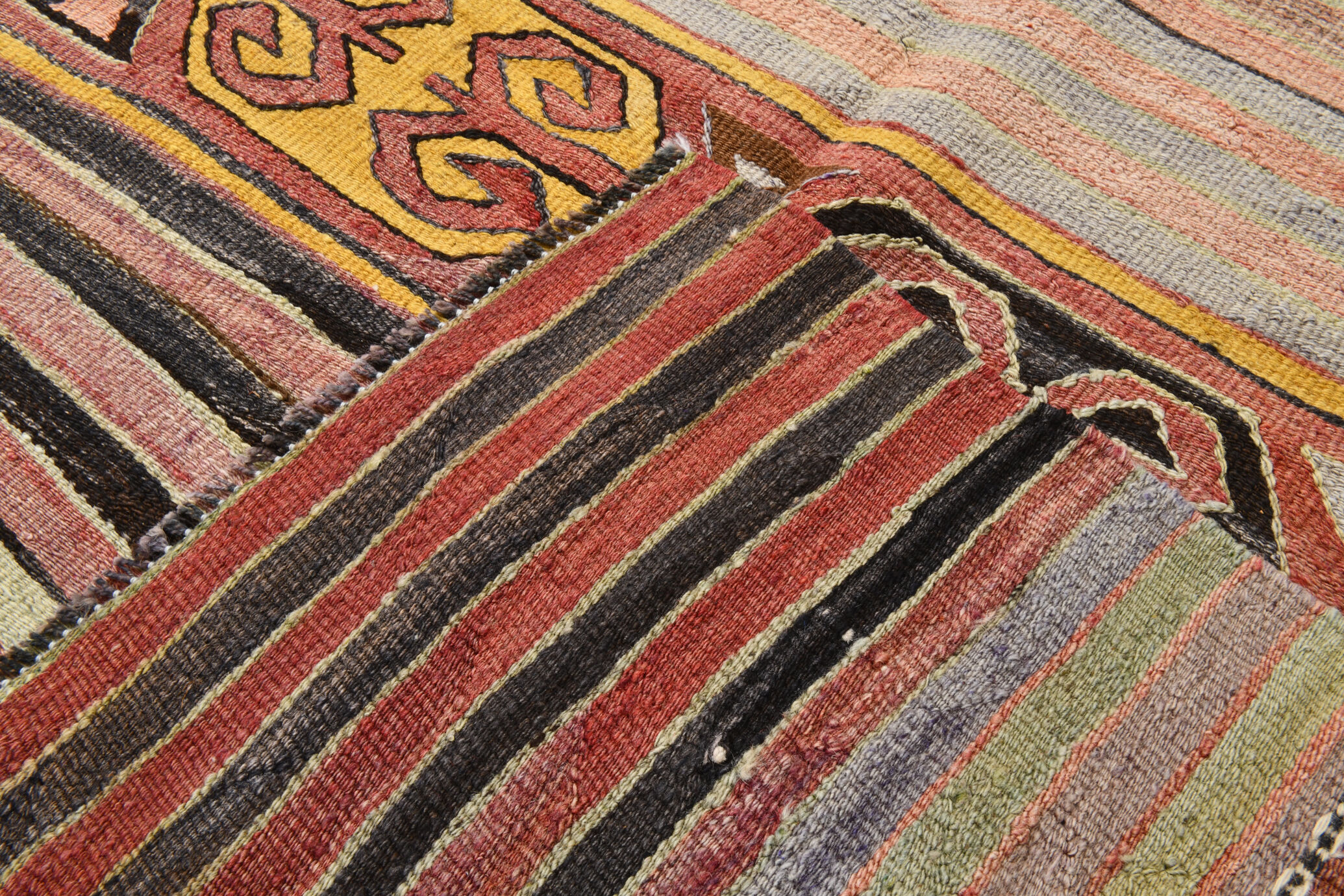 Wool on cotton kilim rug 202x166cm