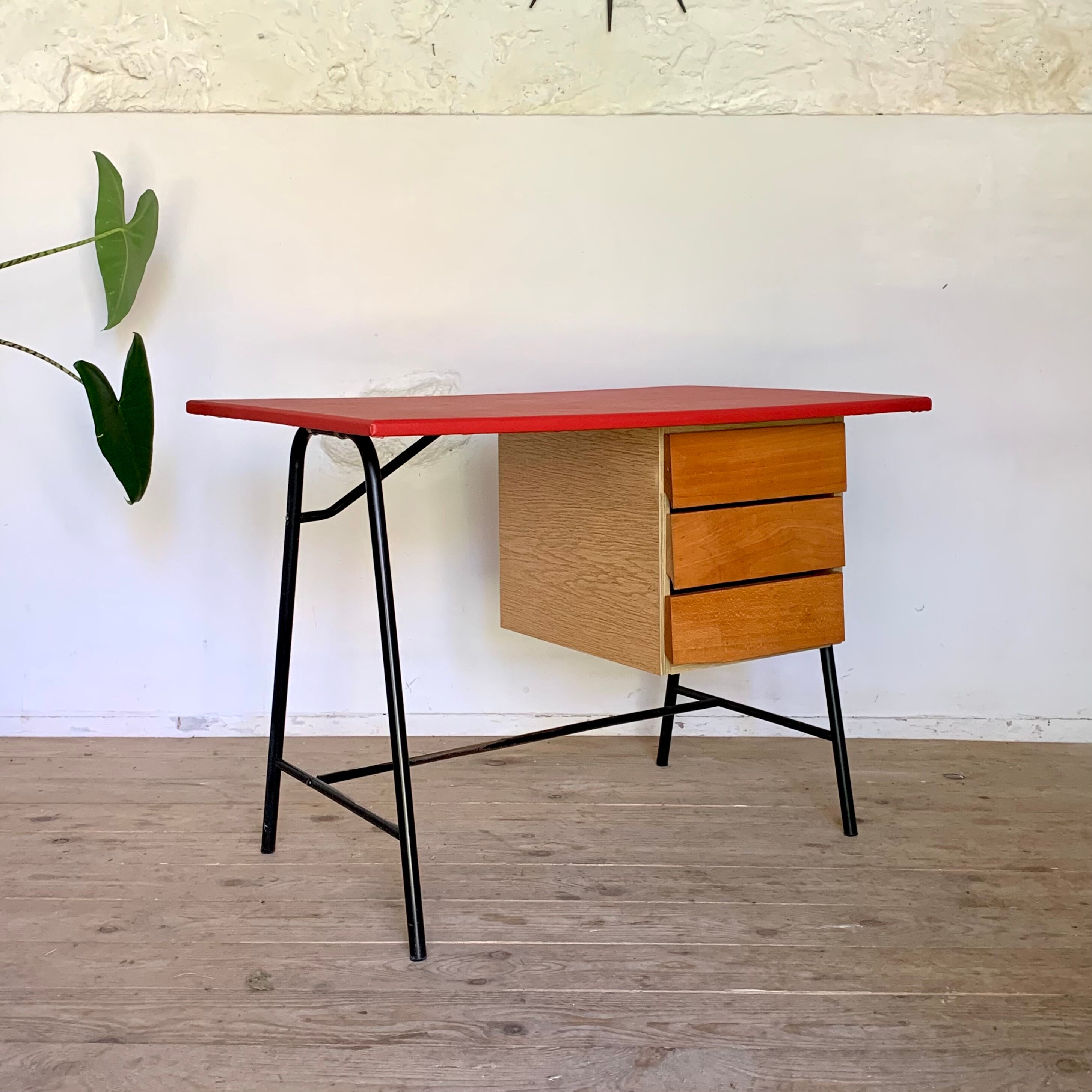 Bureau vintage moderniste pied compas