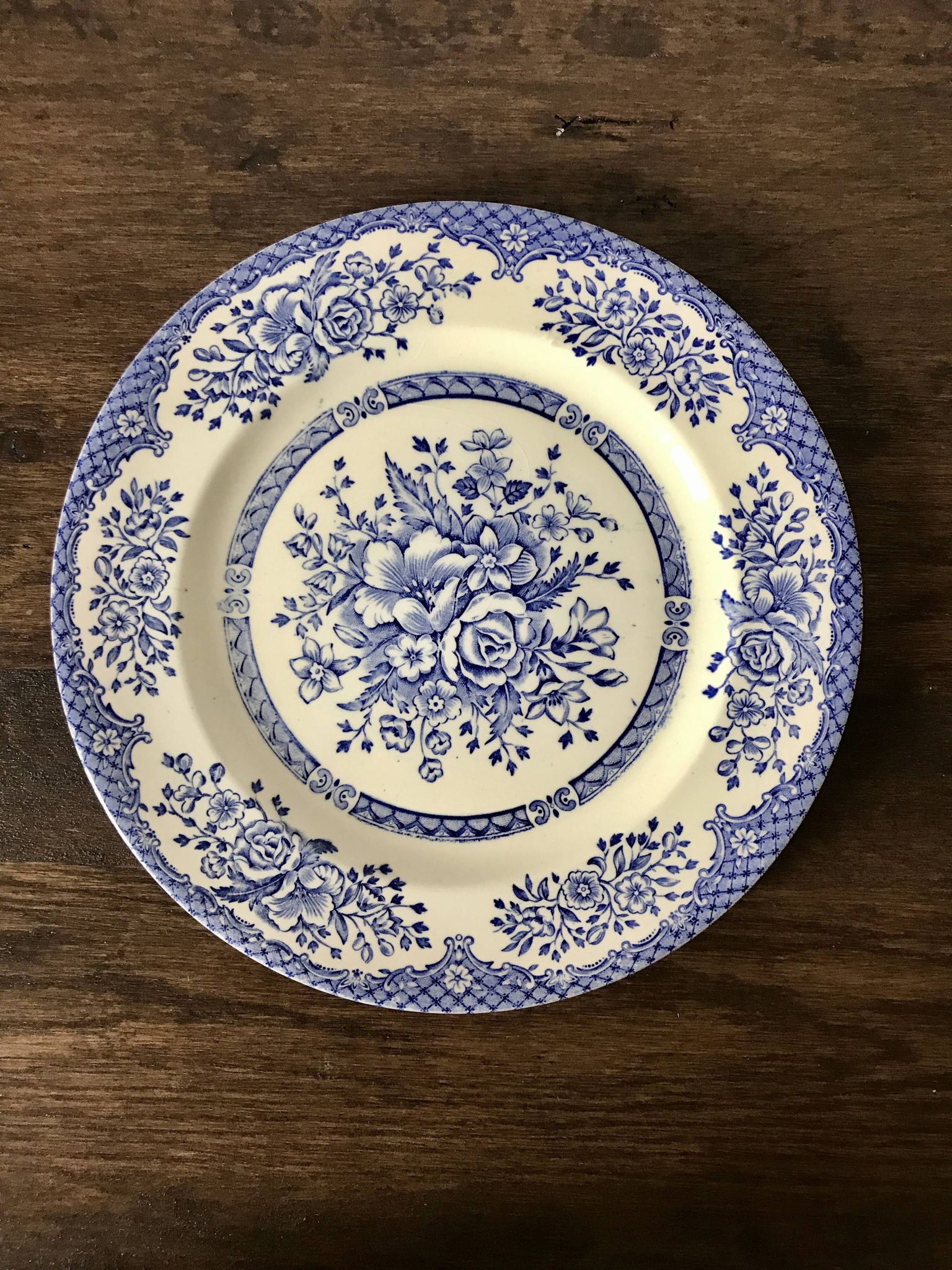 Set of 6 English flat plates, in ironstone ceramic, flower patterns
