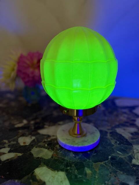 Art Deco lamp in uraline