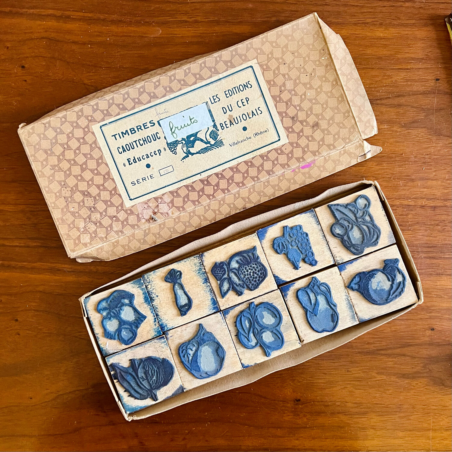 Box of 10 school stamps - fruit
