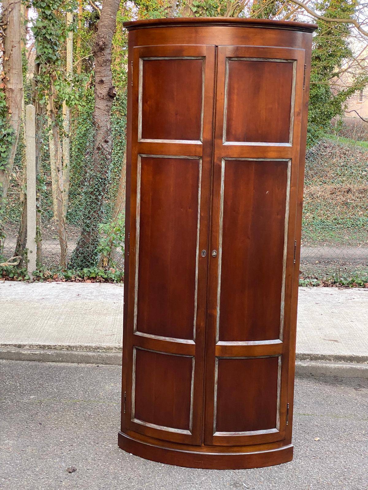 19th-century quarter-round oak solid wood corner library