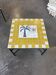 Table basse carrée en zellige jaune, décor palmier