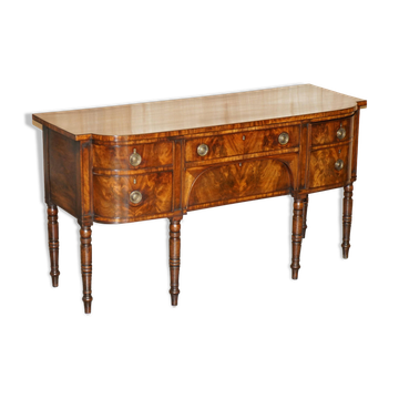 Buffet anglais George III vers 1780 en bois flammé restauré