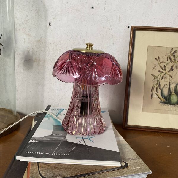 Lampe de table vintage en verre rose fushia