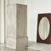 Miroir ovale facetté cadre rectangulaire chêne années 1920