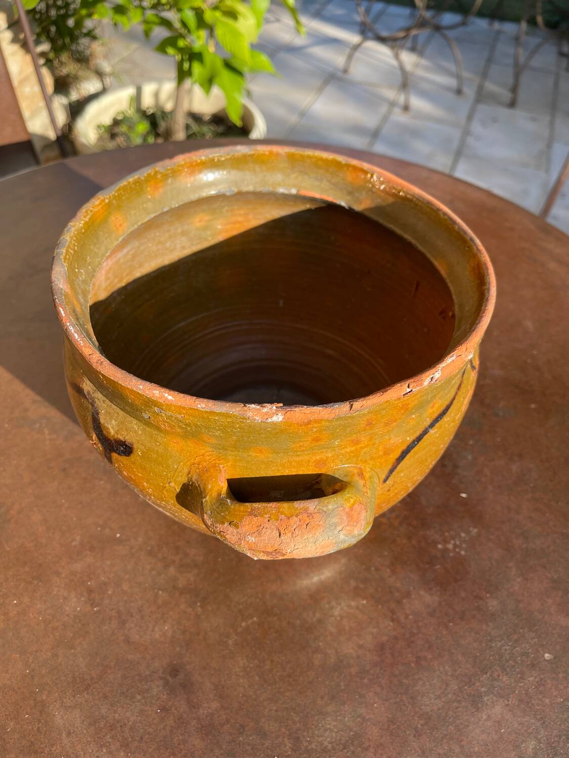 Ancient terracotta pottery jar