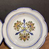 Pair of Nevers earthenware plates signed Georges