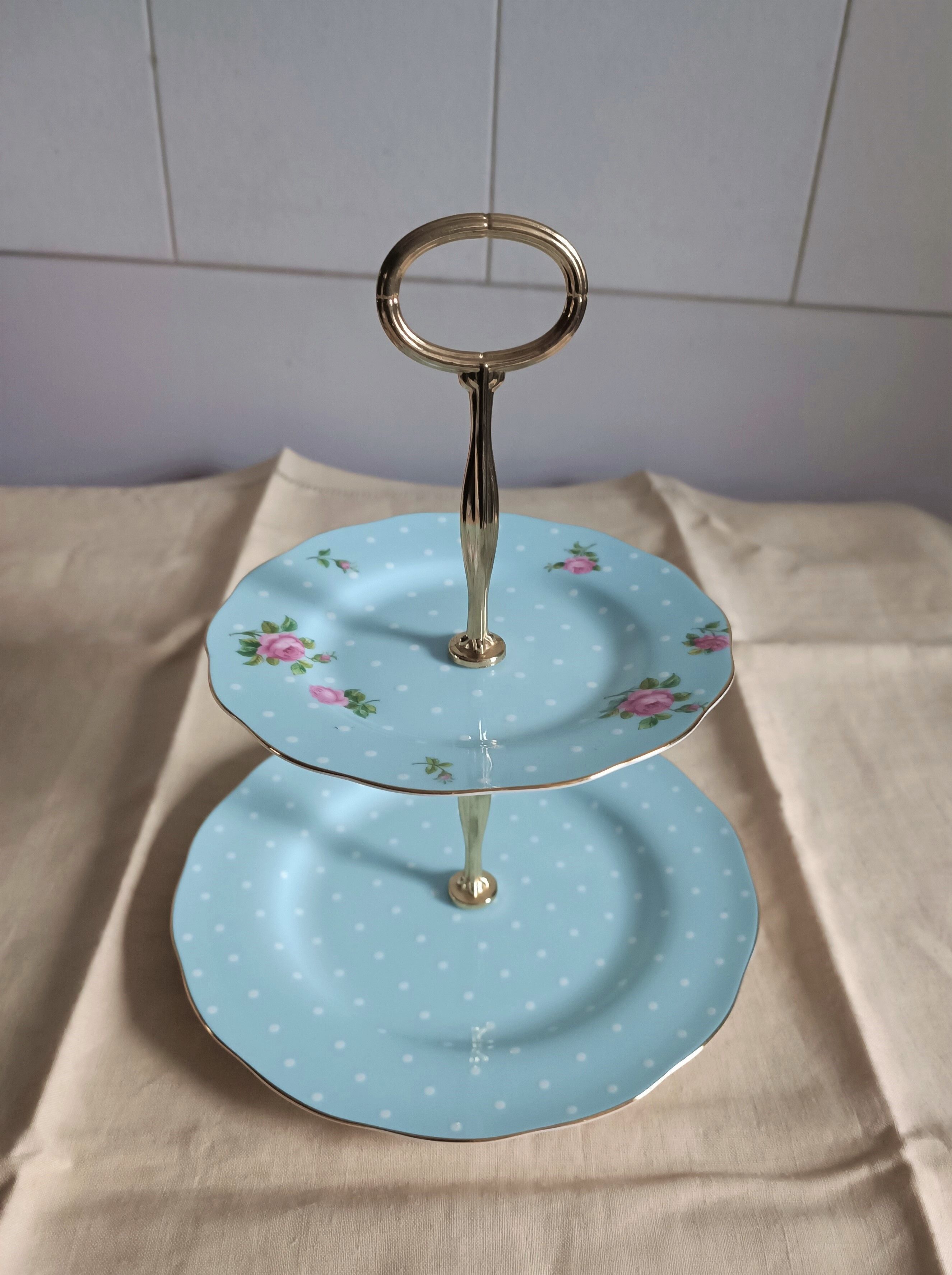 Servant - display "Polka blue" Royal Albert porcelain