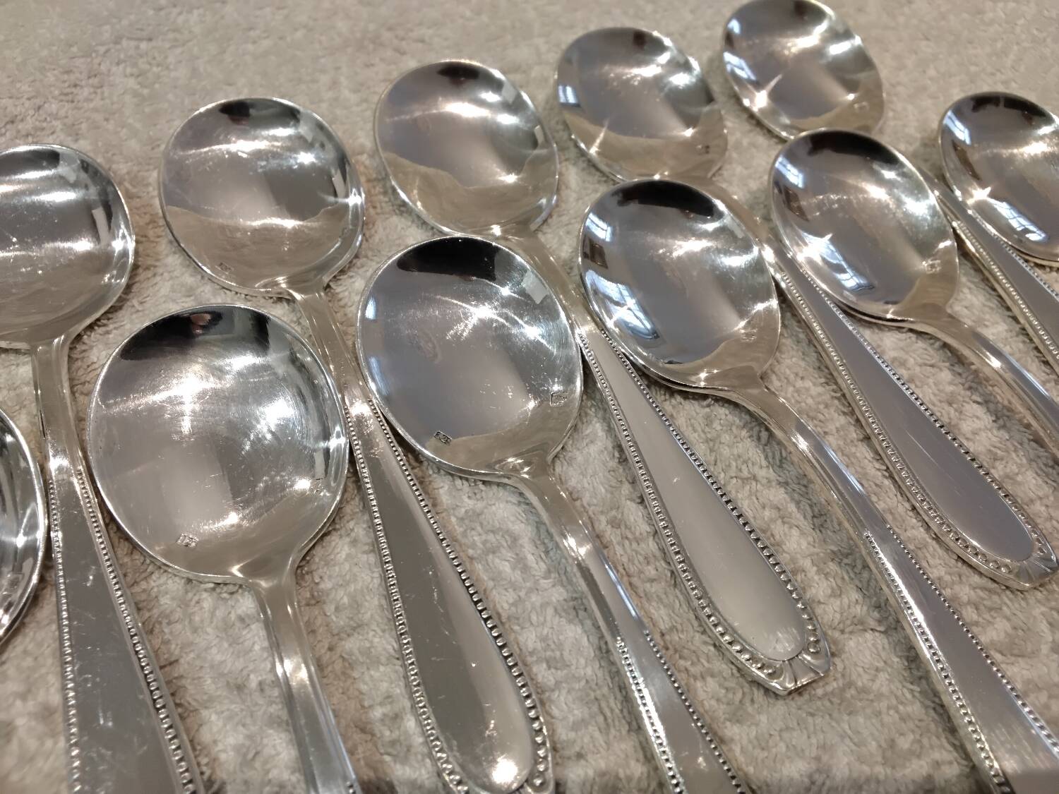 12 pelles a glace metal argente orfevre Vuillermet Lyon LXVI perles