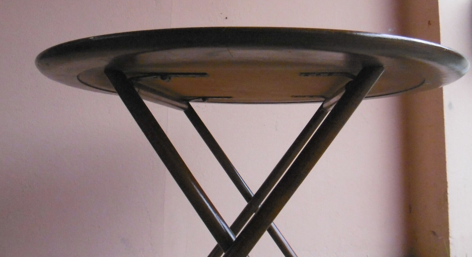 Round and folding bridge table