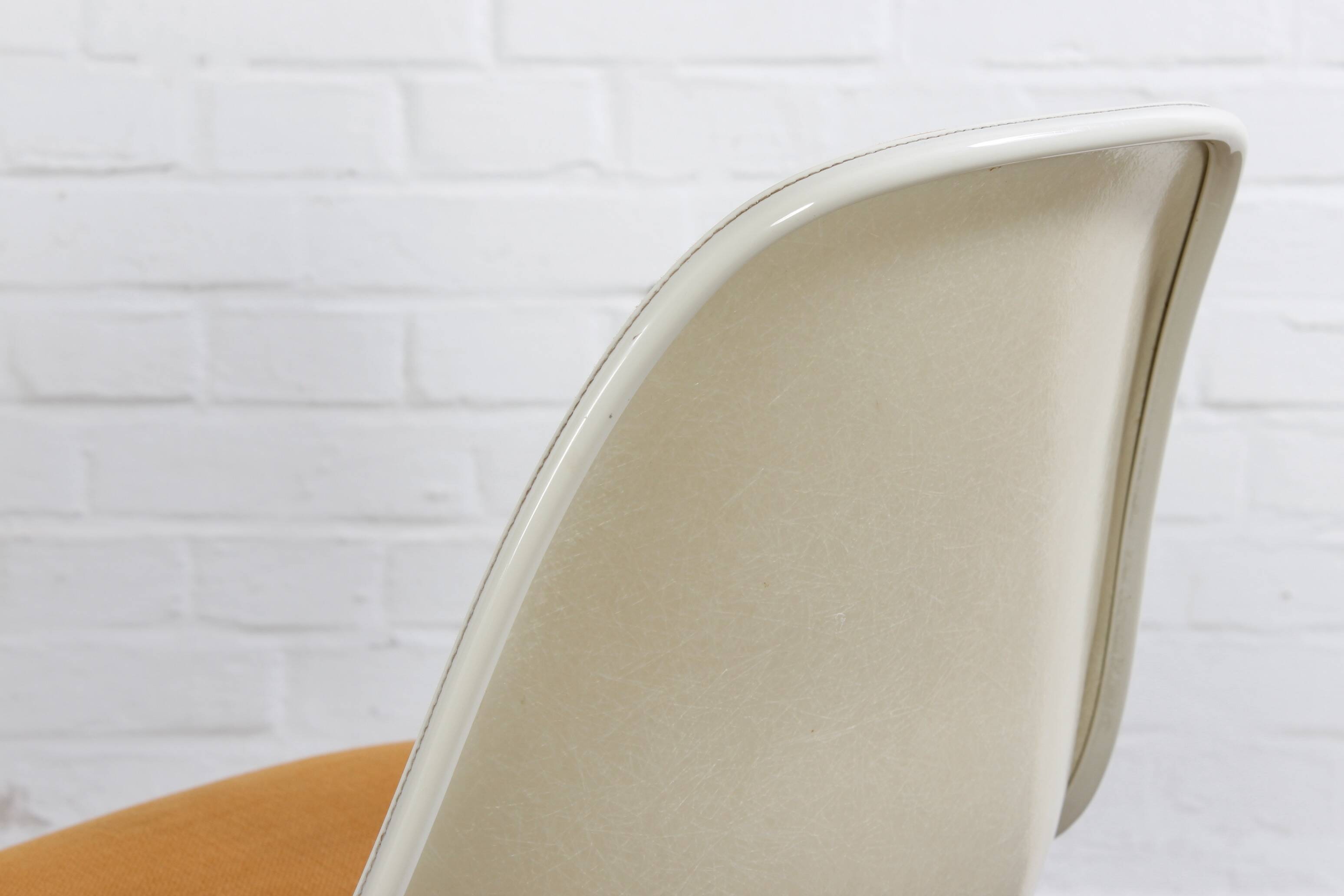 6-piece set of original Eames La Fonda side chairs Vitra Miller