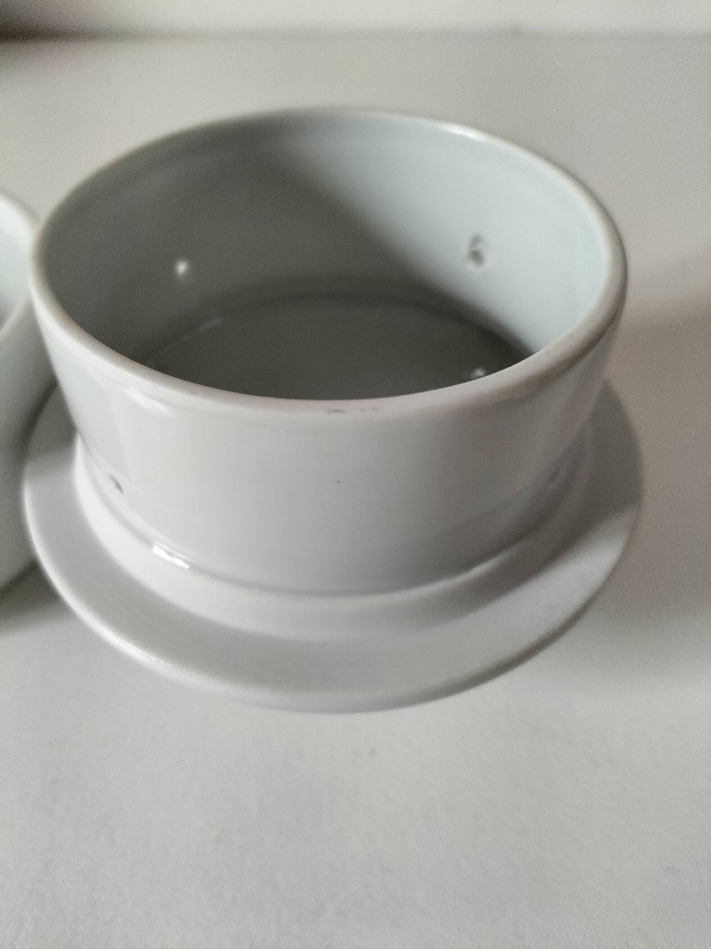 Vintage water butter dish in white porcelain - sleek design