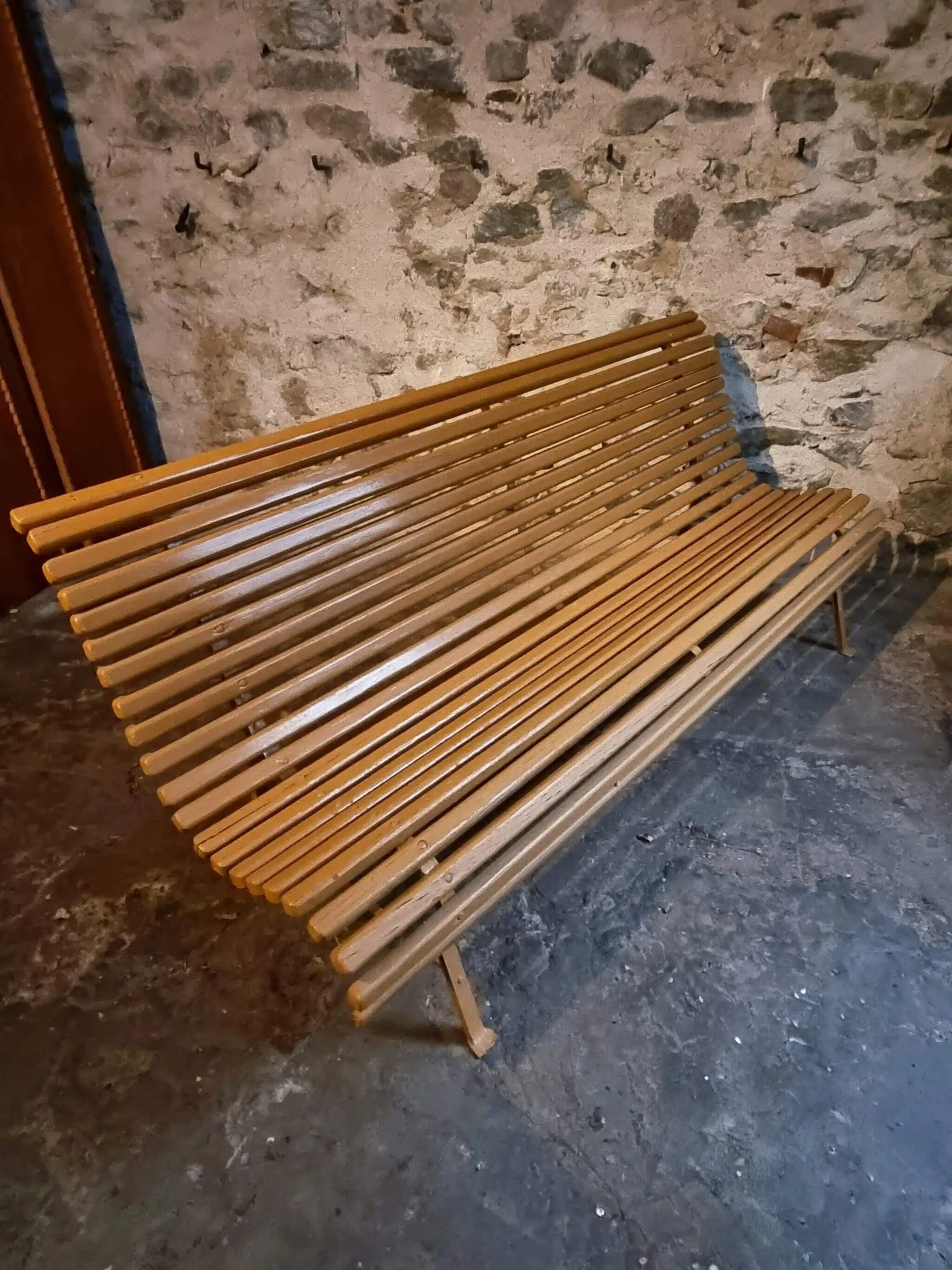 Vintage French garden bench in pine, mid-20th century.