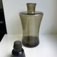 Carafe en verre fumé années 70